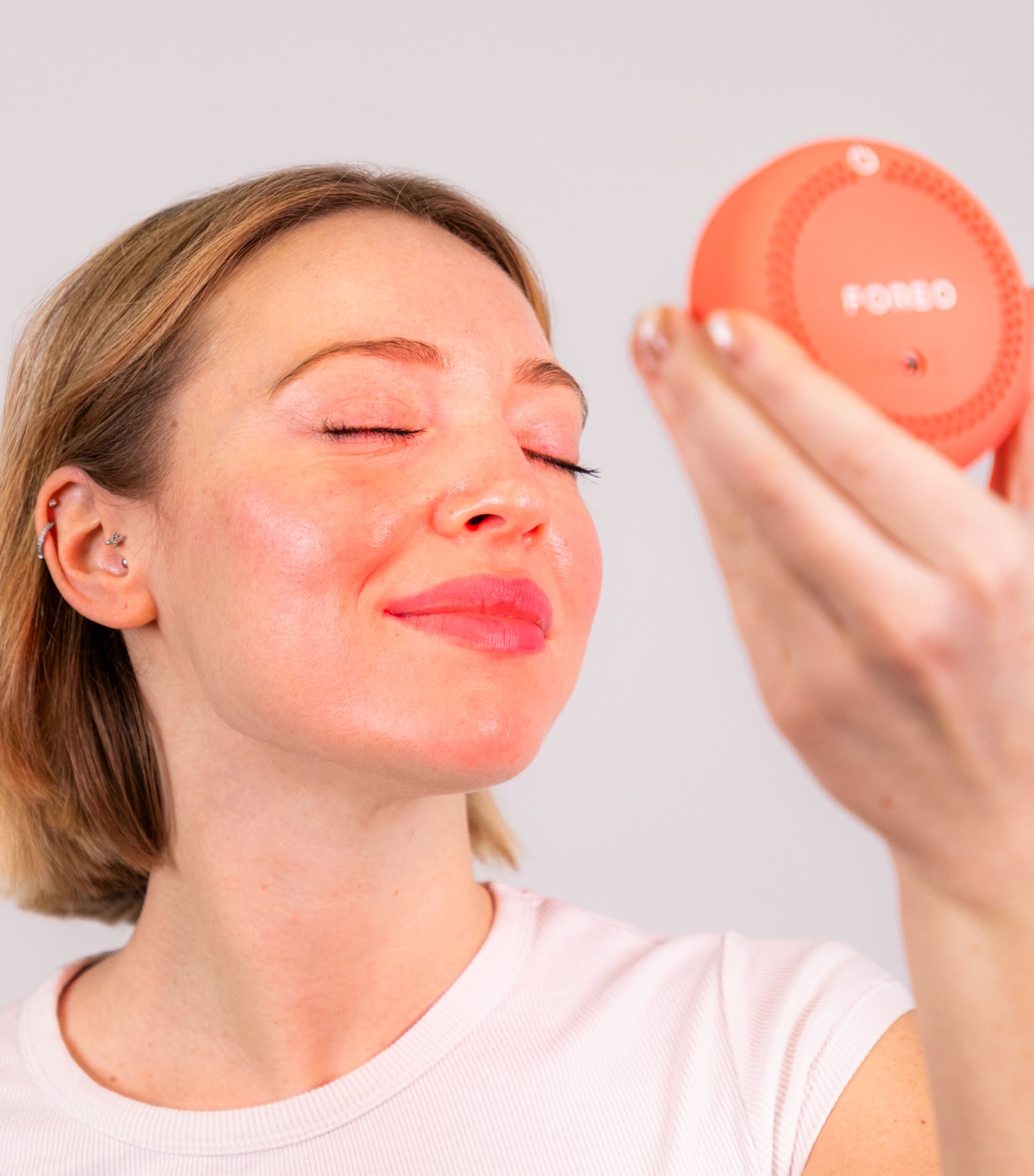 Foreo Palm-Size UFO LED Lighthouse Panel Peach Image 4