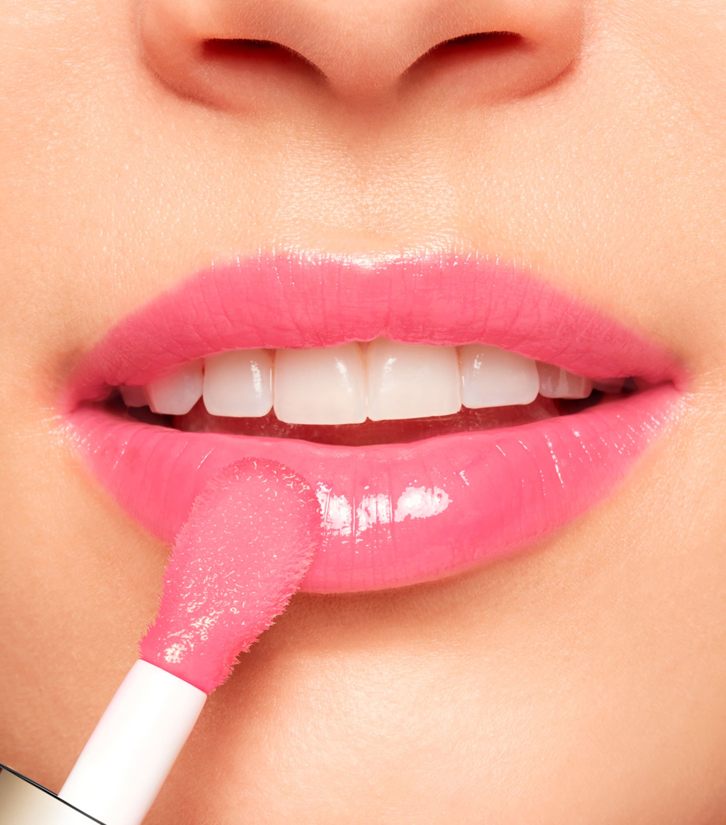 Lip Comfort Oil 02 Image 3