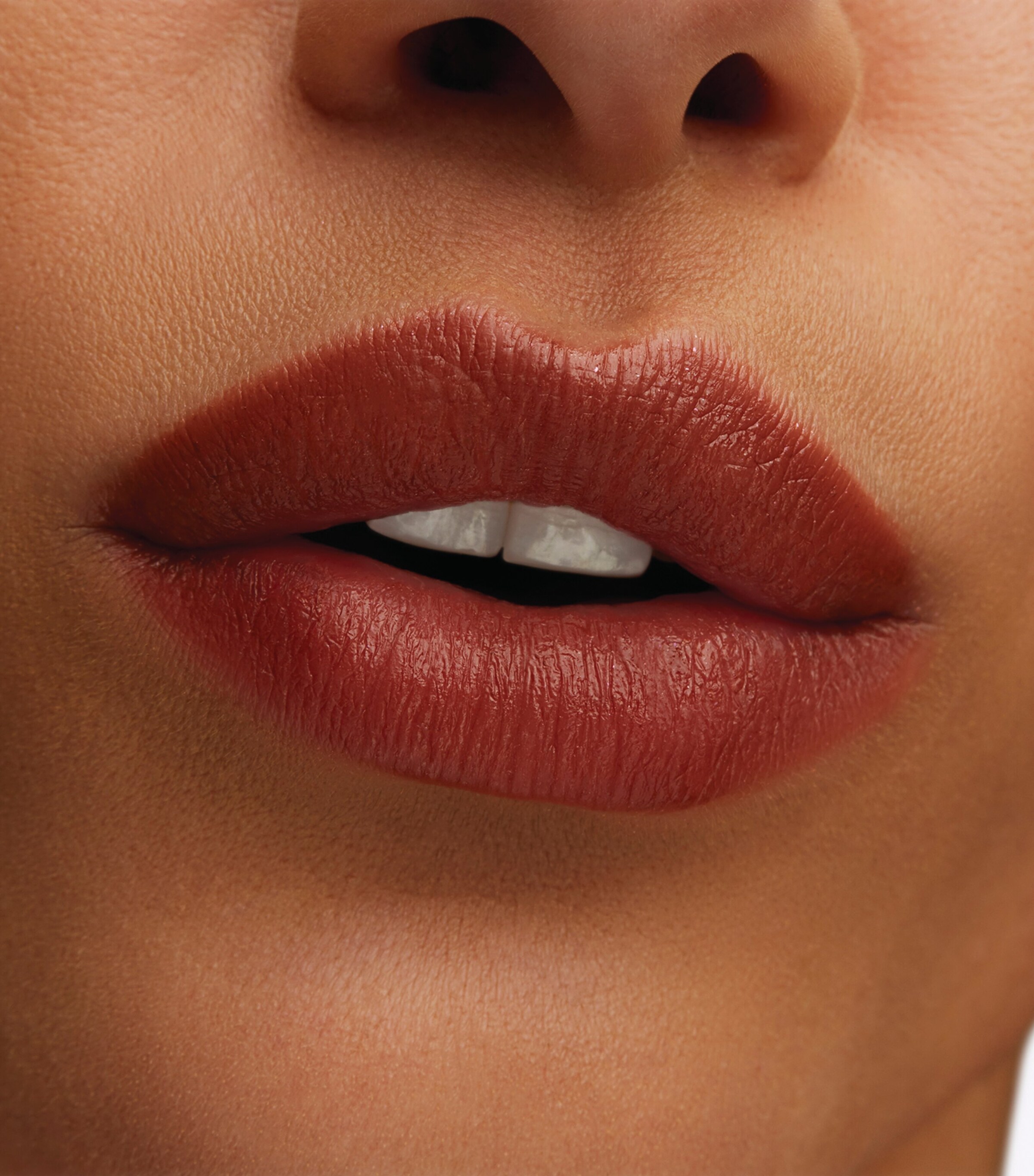 Lustreglass Sheer-Shine Lipstick CAN'T DULL MY SHINE Image 10