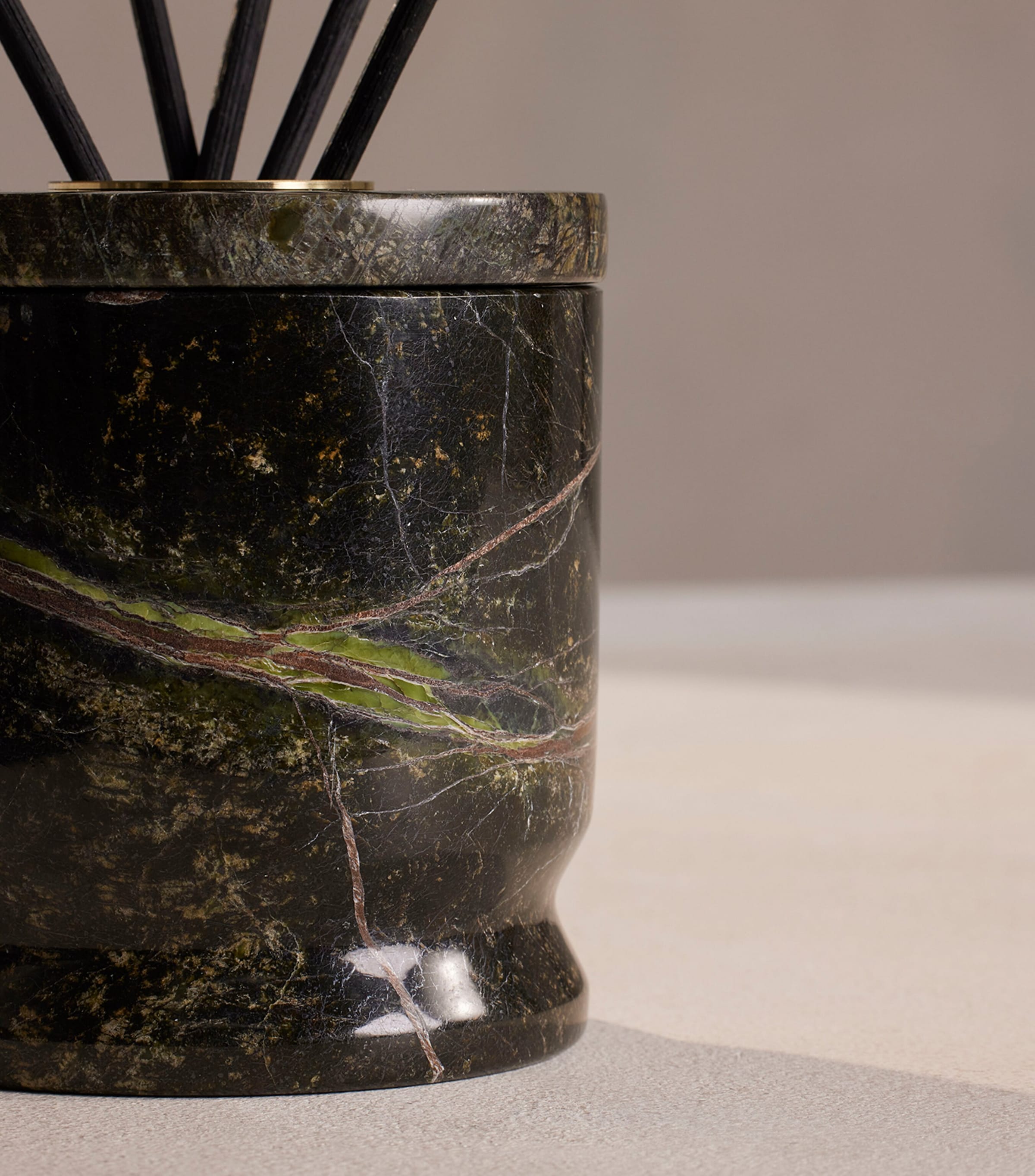 Soho Home Leather & Oud Diffuser (150ml) Image 6