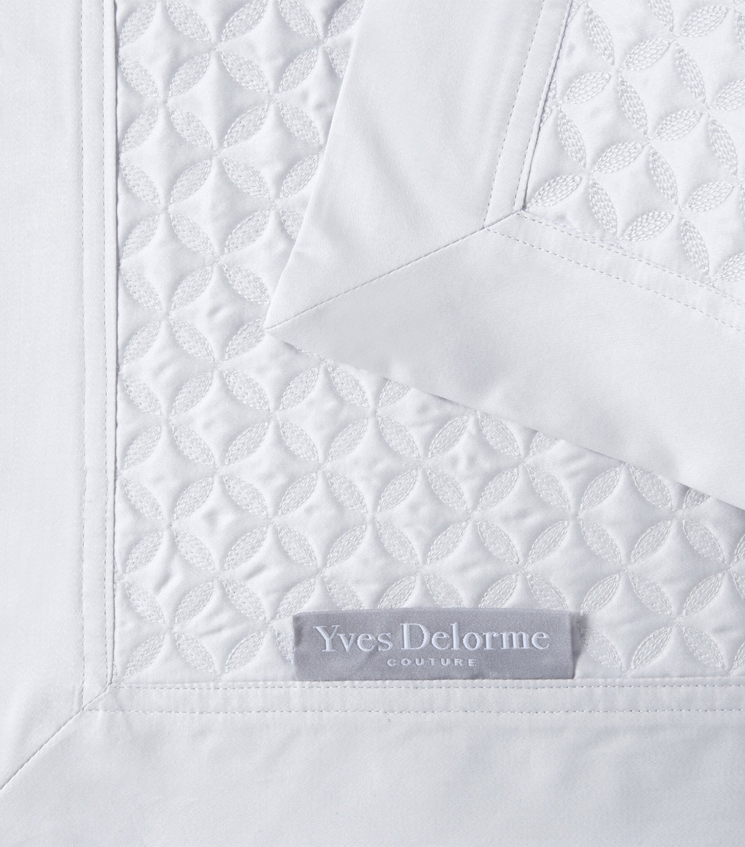 Yves Delorme Couture Cotton Adagio Double Bedspread (250cm x 250cm) Brume Image 4
