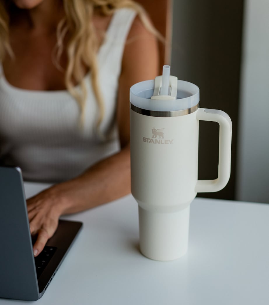 Quencher H2.0 Flowstate Tumbler (1.18L) CREAM TONAL Image 2
