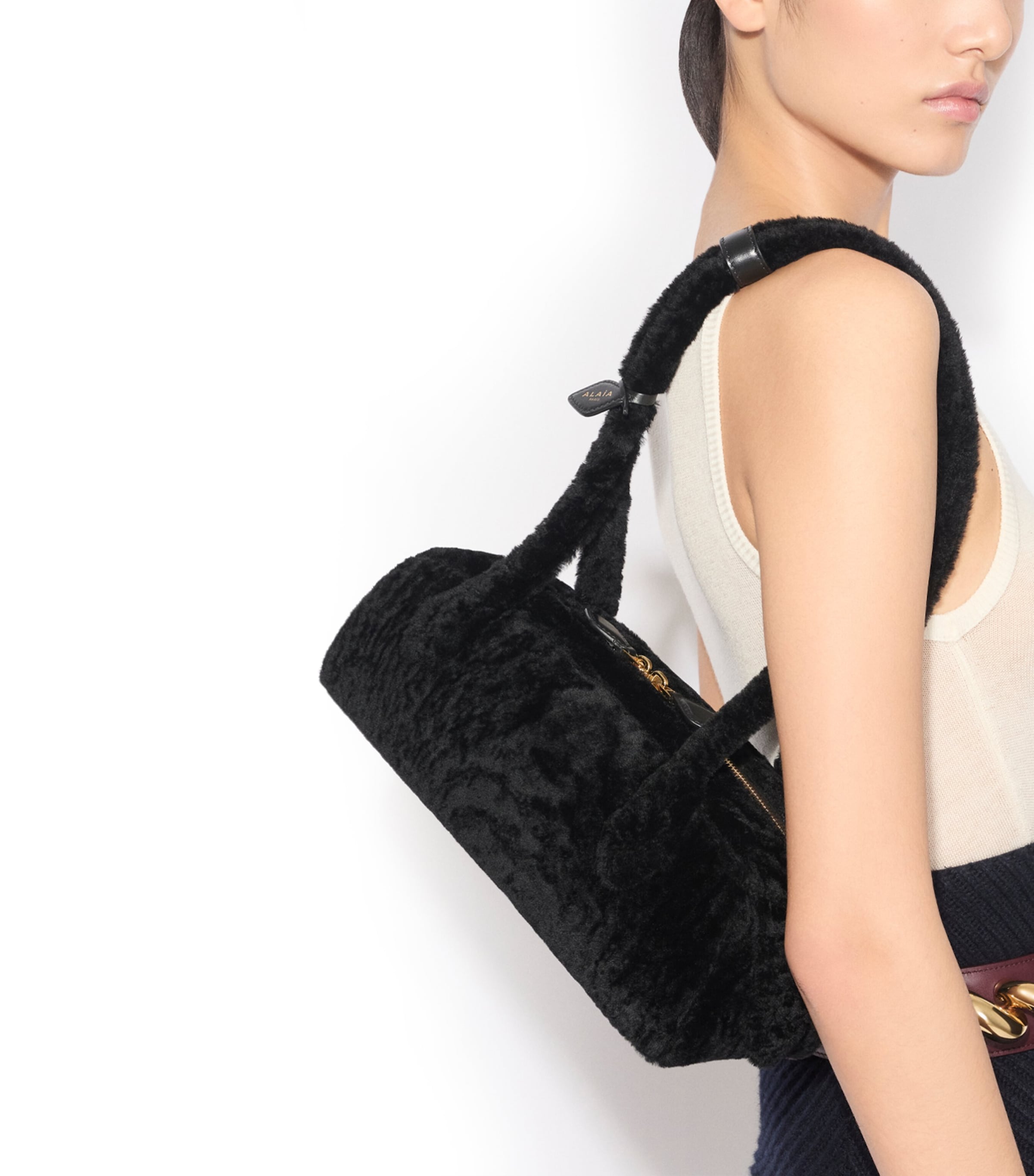 Alaïa Medium Shearling Le Teckel Shoulder Bag Noir Image 2