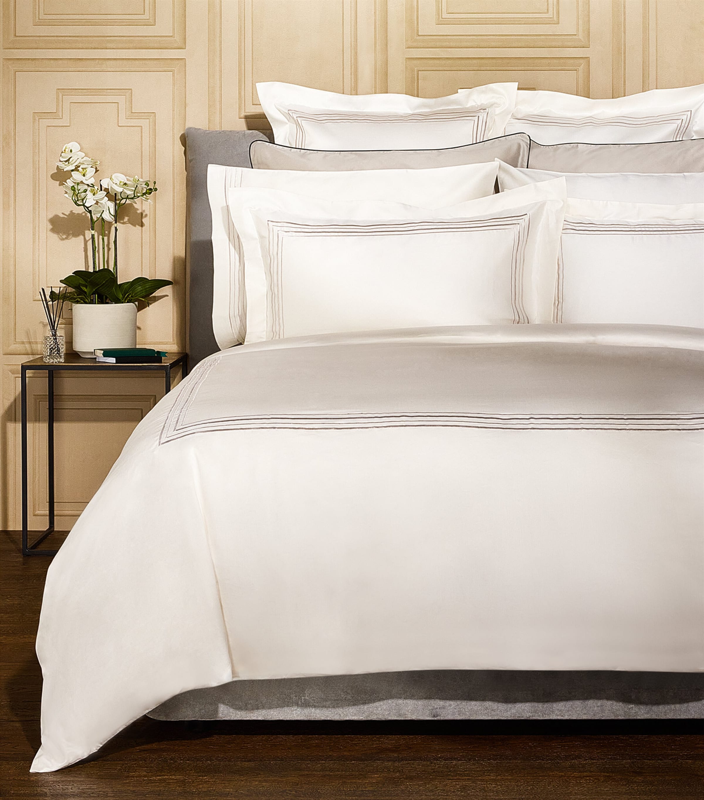 Harrods Of London Set Of 2 Mayfair Square Pillowcases