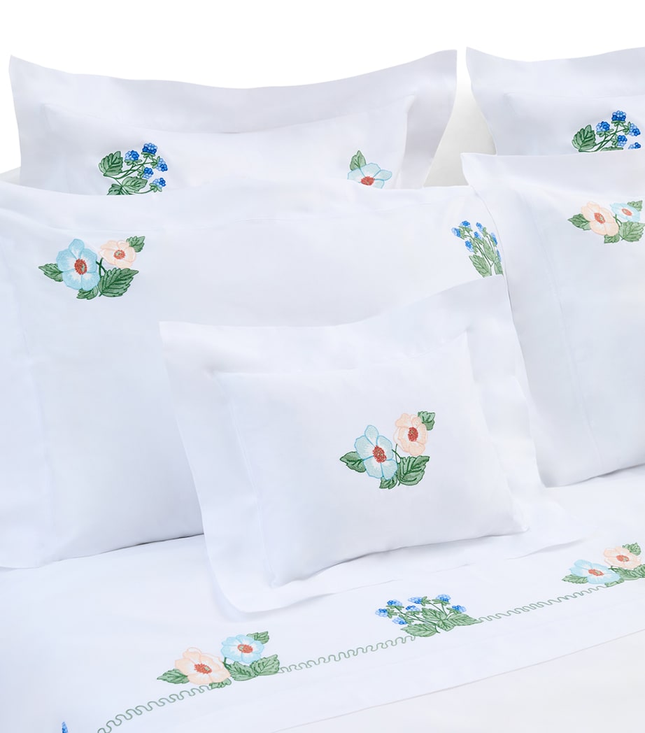 Loretta Caponi Linen Flowers and Blackberries Cushion (50cm x 40cm) Image 1