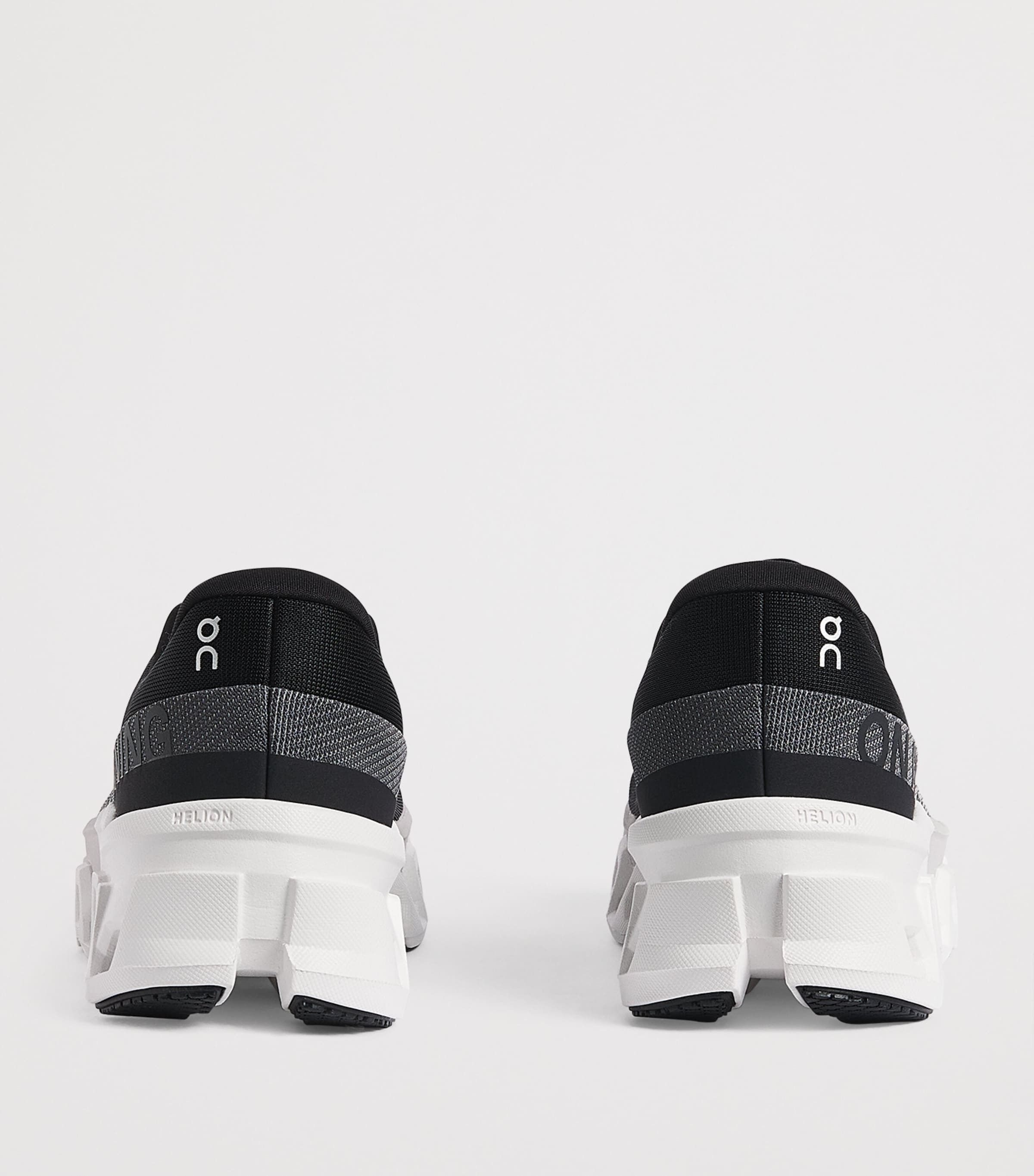 Cloudmonster 2 Trainers BLACK | FROST Image 4