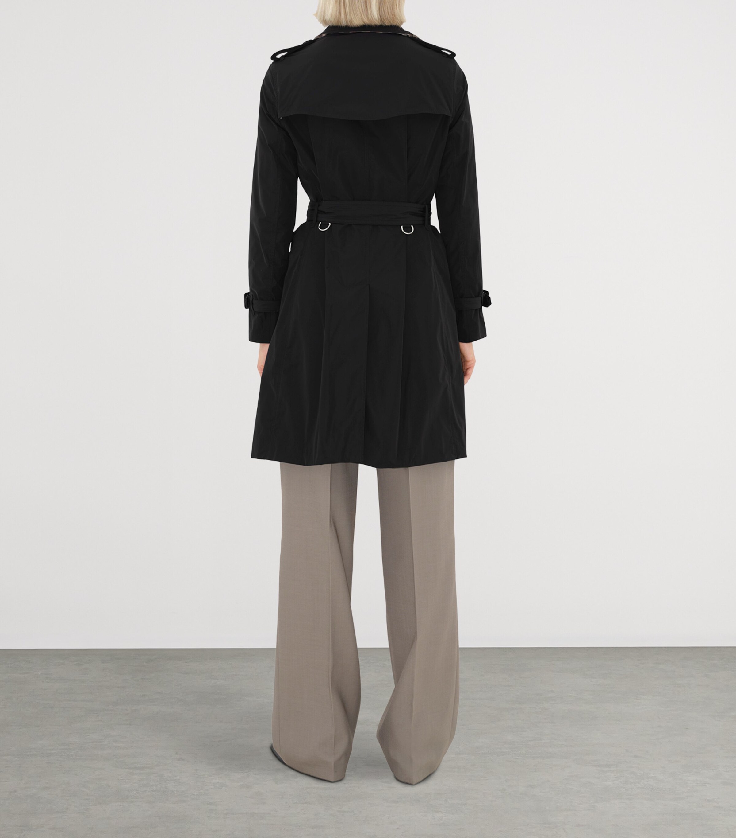 Burberry Womens Lightweight Kensington Trench Coat Black Image 4