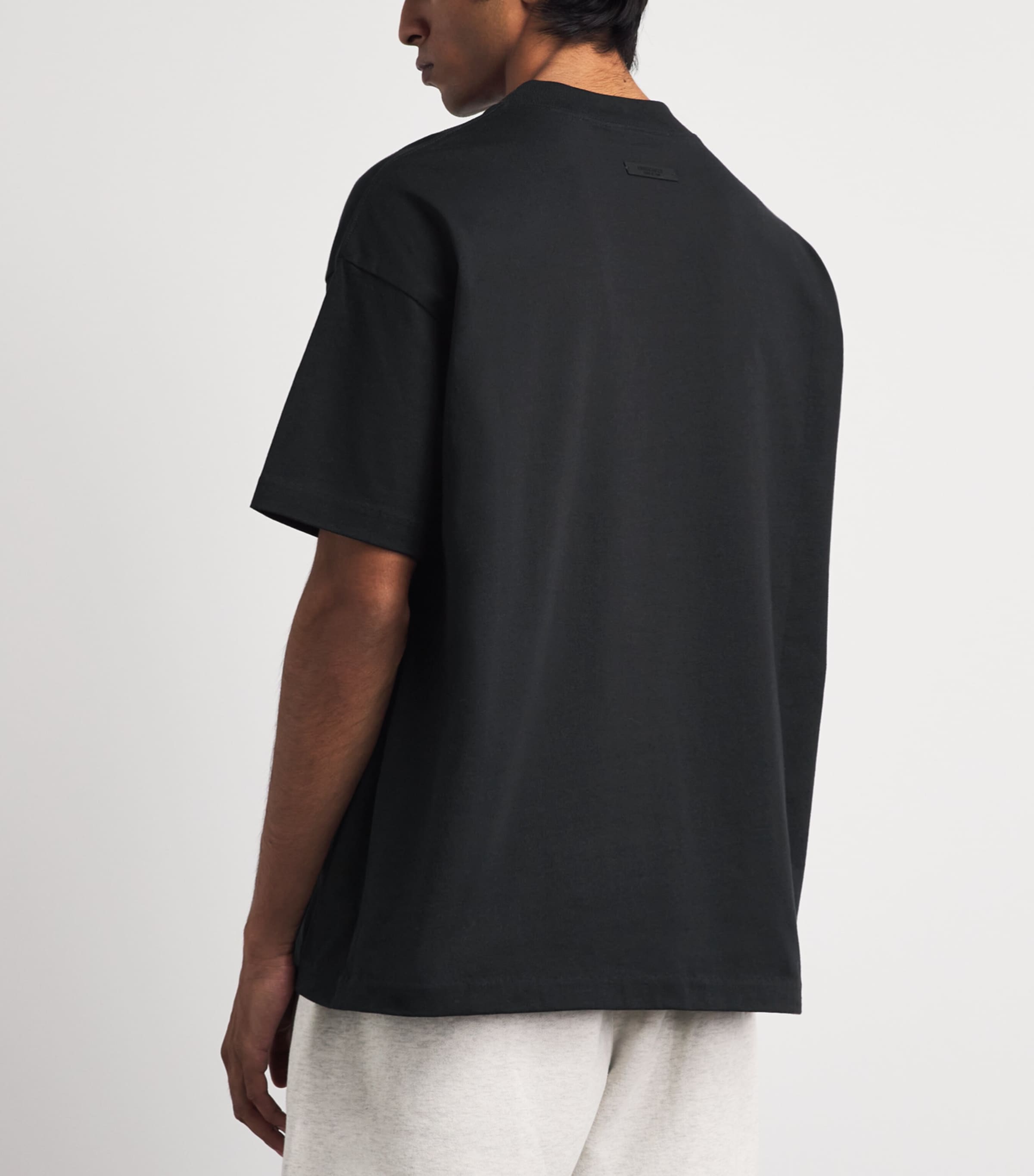 FEAR OF GOD ESSENTIALS Mens Classic Fit T-Shirt Vintage Black Image 5