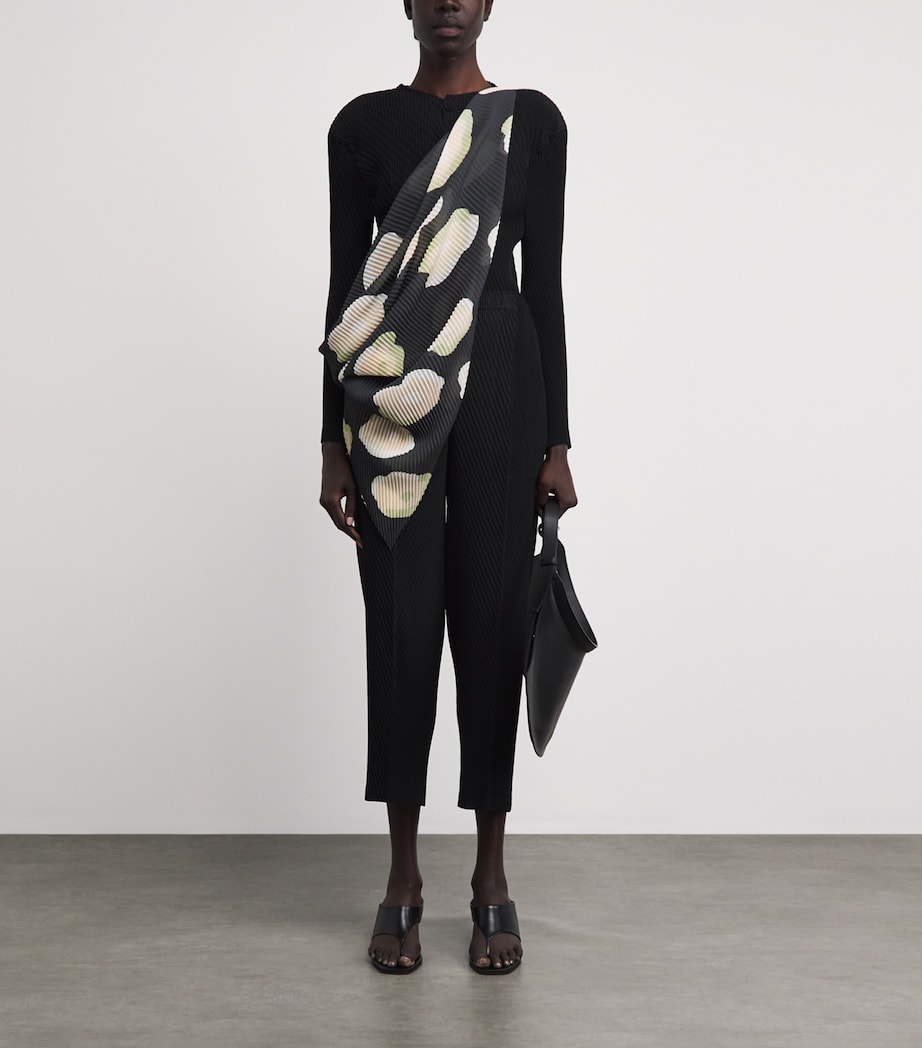 Issey Miyake Floral Verve Pleats Stole Black Hued Image 2
