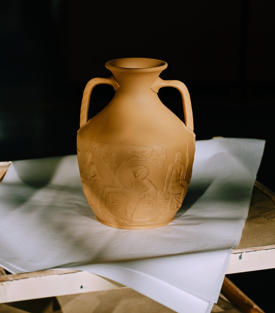 Large Iconic Portland Vase (26cm) BEIGE Image 12