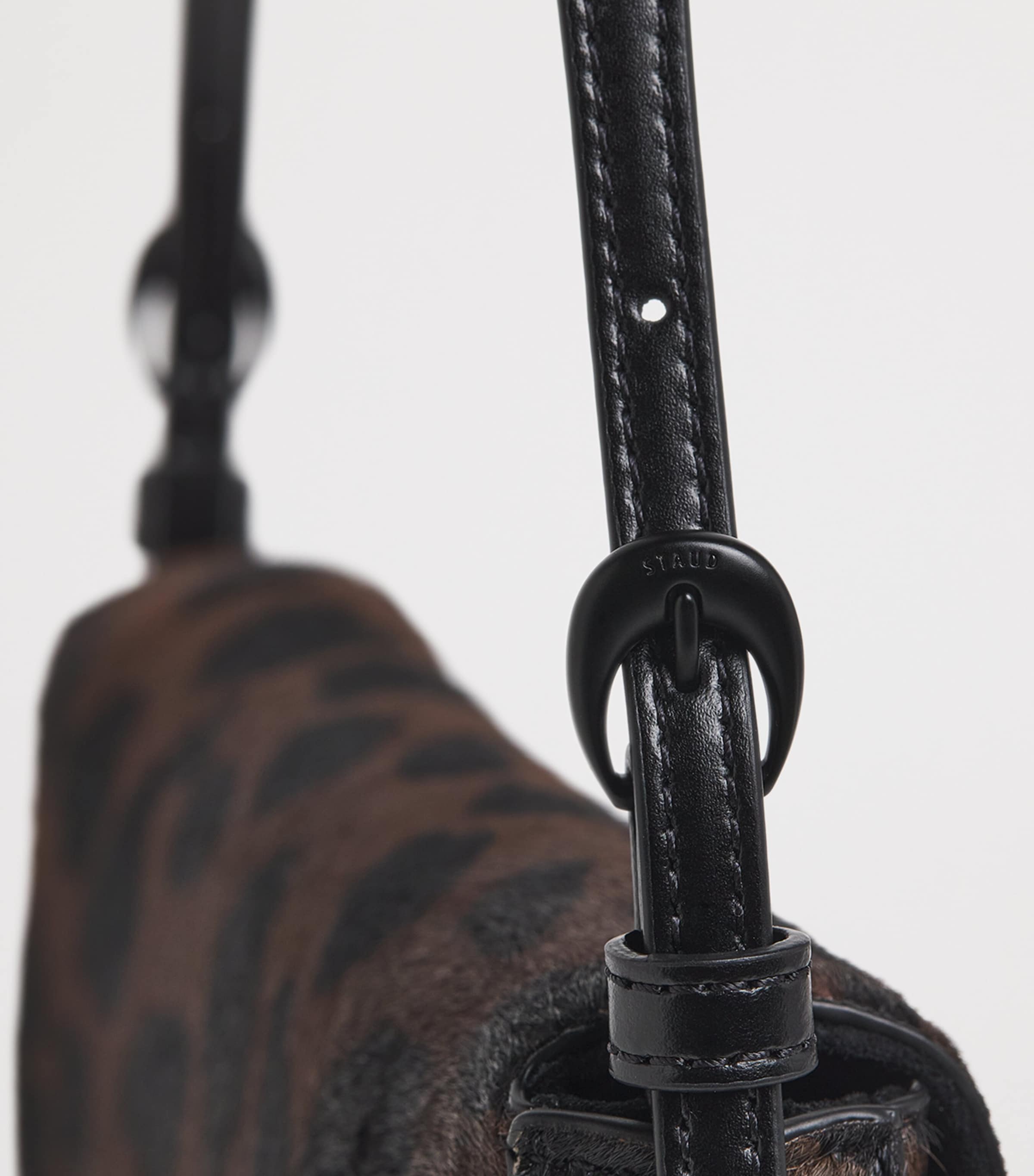 Calfskin Harlow Shoulder Bag LEOP LEOPARD Image 4