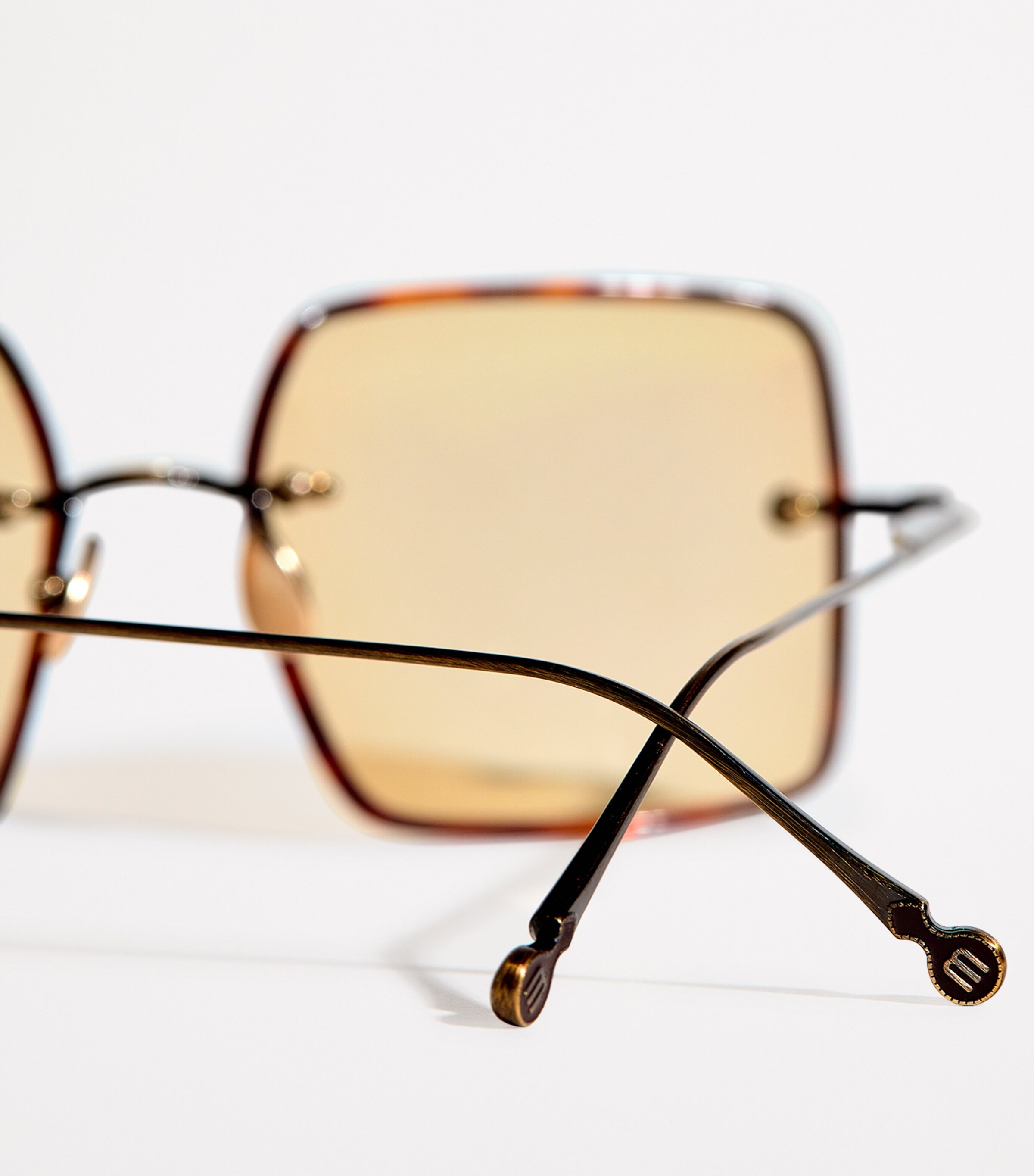 Titanium Square M5005 Sunglasses M5005 ANTIQUE GOLD Image 5