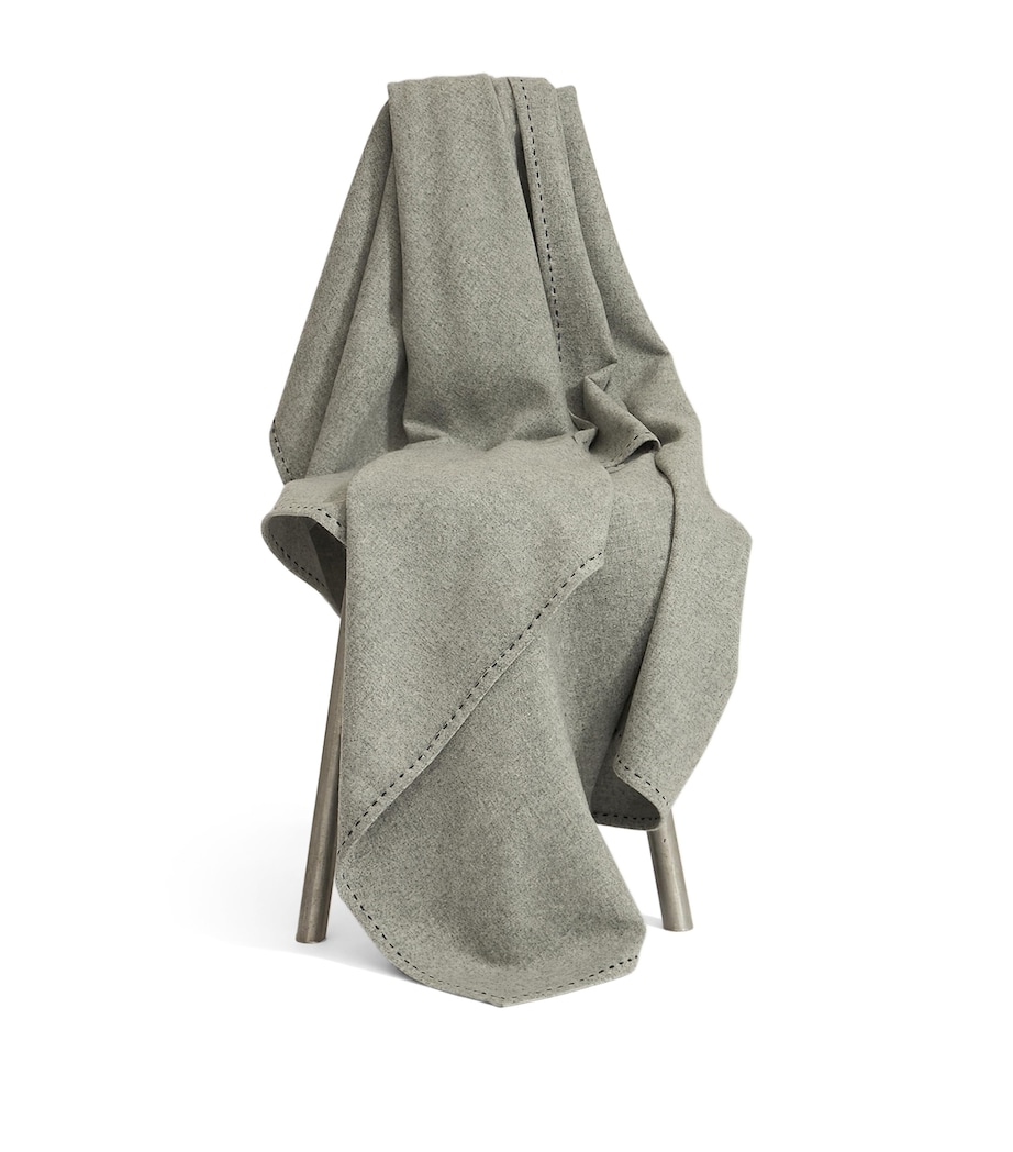 Cashmere Suoni Throw (145cm x 200cm) GREY Image 2