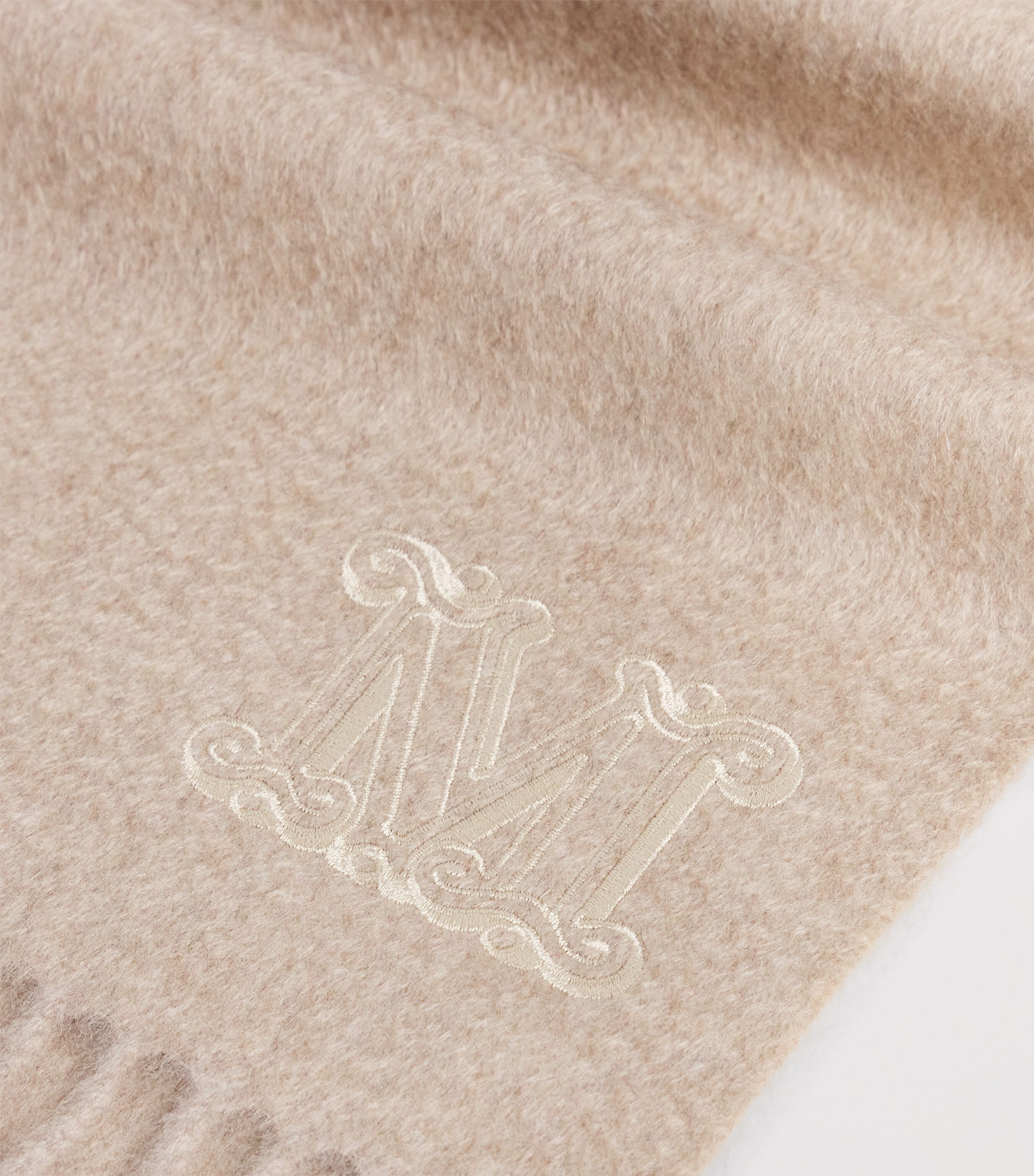 Cashmere Monogram Scarf BEIGE Image 4