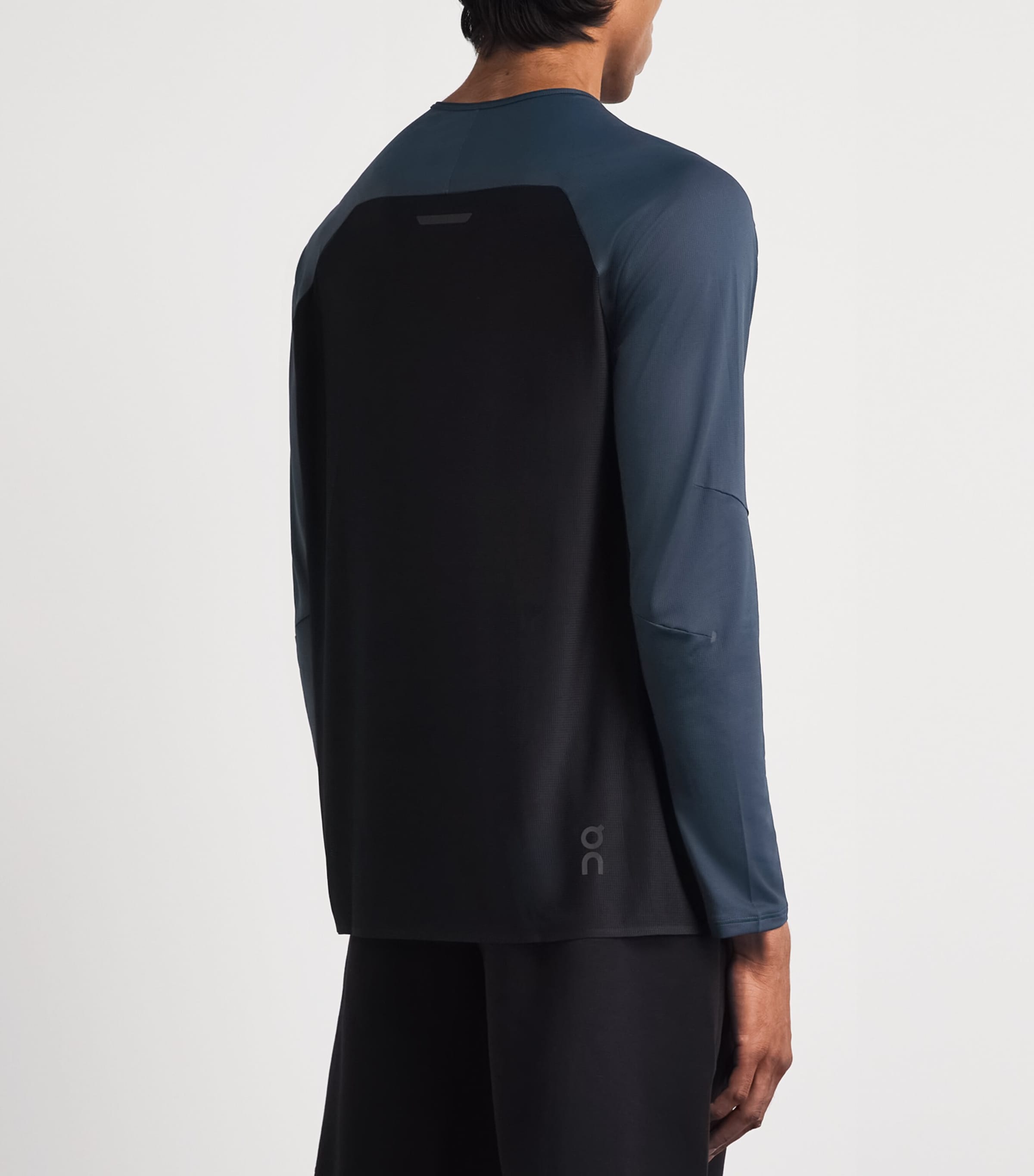 On Mens On Performance T-Shirt Navy | Black Image 5
