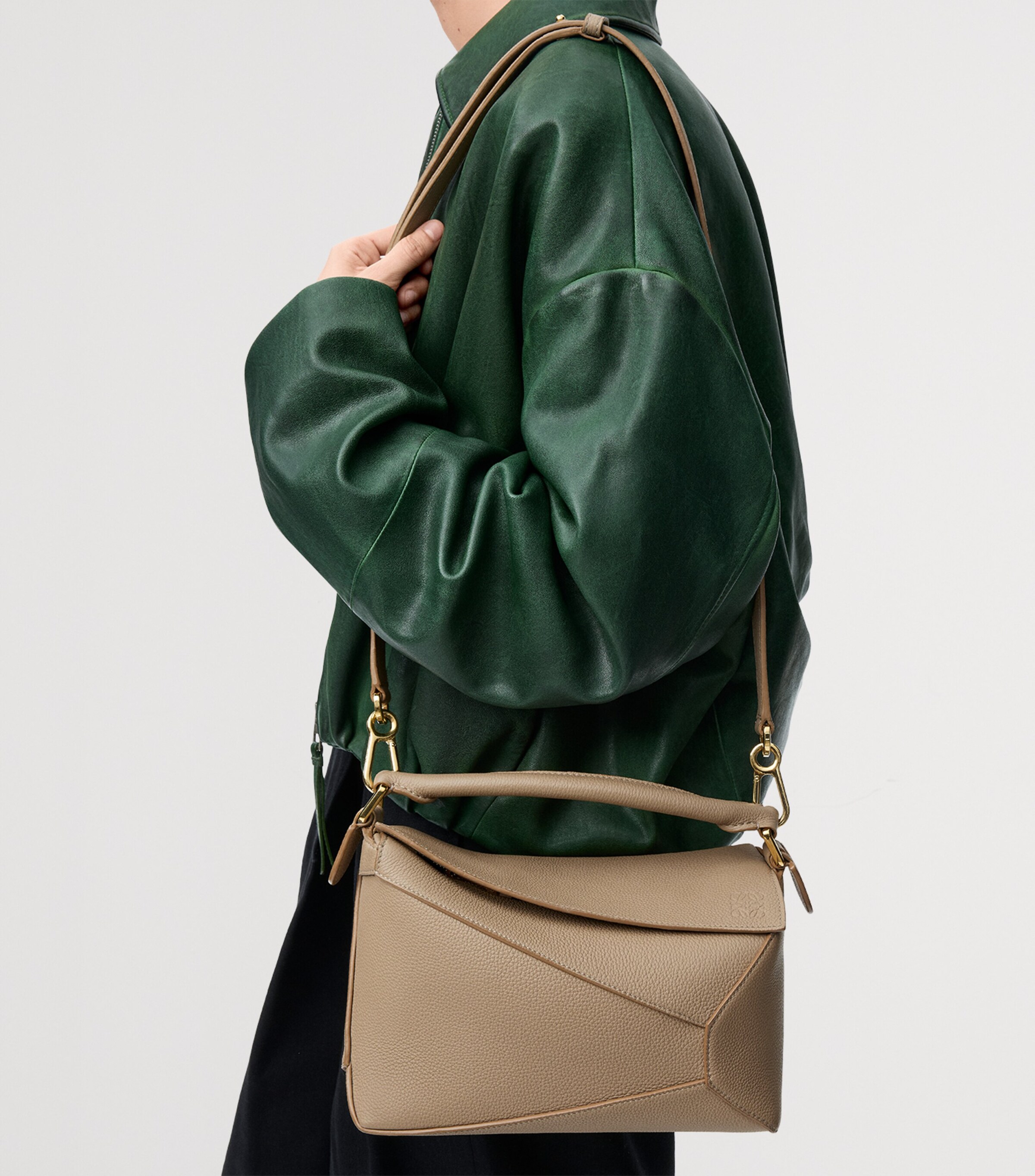 LOEWE Puzzle Edge レザー スモール ショルダーバッグ(グリーン) Small Puzzle Edge bag in soft grained calfskin Green - LOEWE
