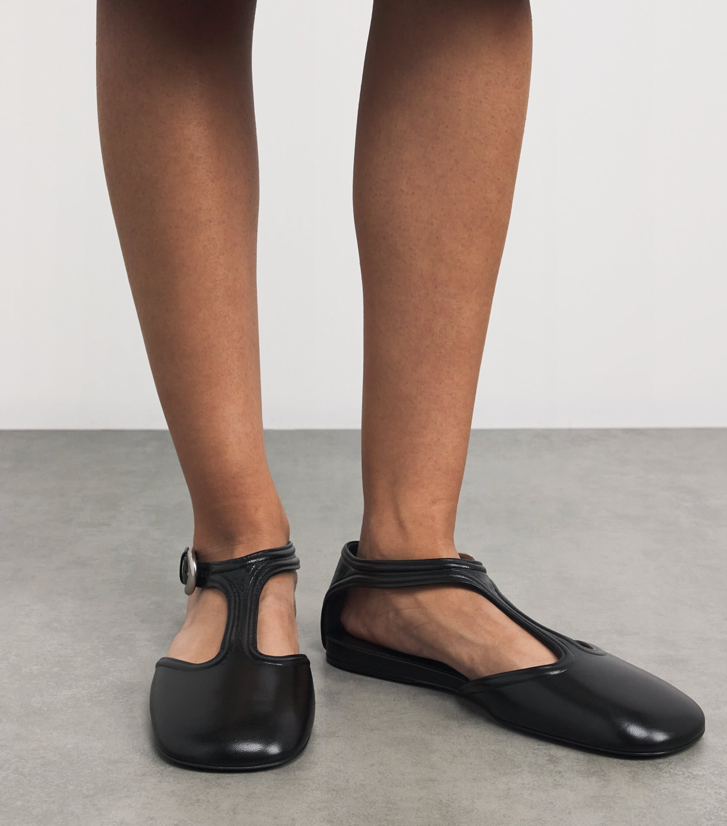 【関税込み】JIL SANDER BUCKLE BALLET FLATS Jil Sander: Black Buckle Ballerina Flats | SSENSE