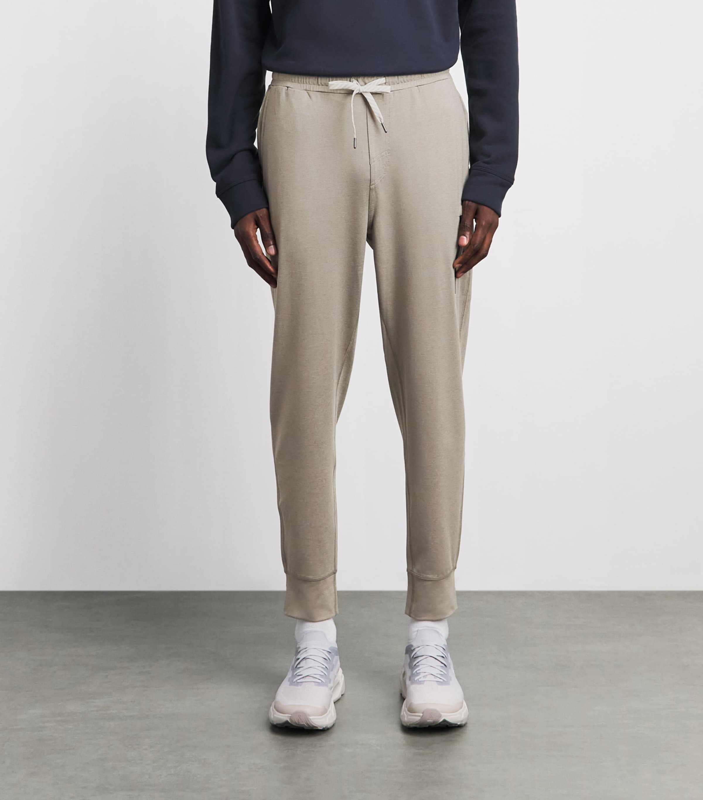 VUORI Mens Sunday Performance Sweatpants Tih Biscotti He Image 4