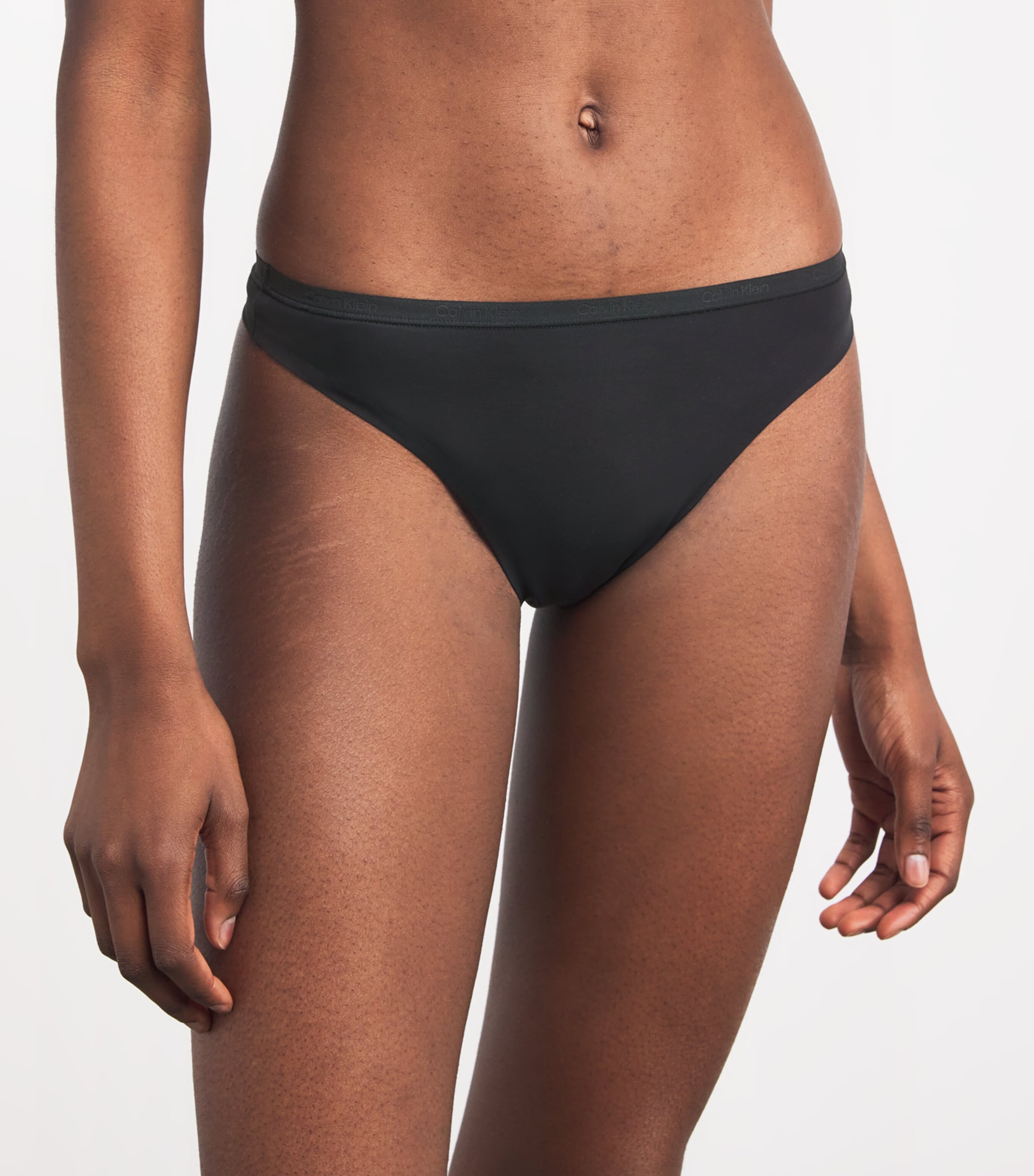 Calvin Klein Seamless Thong In Black