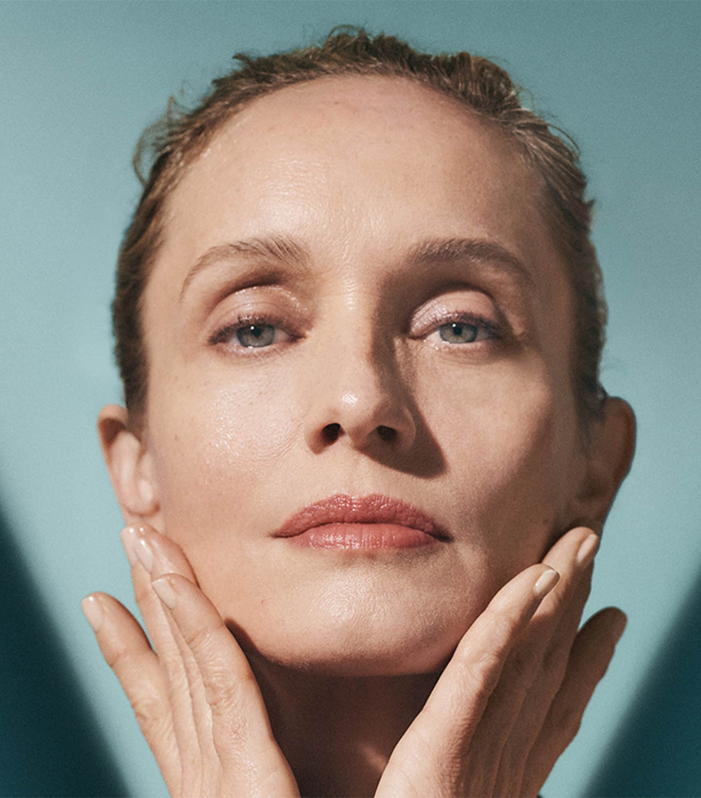 The Lifting and Firming Serum (30ml) NO COLOUR Image 4