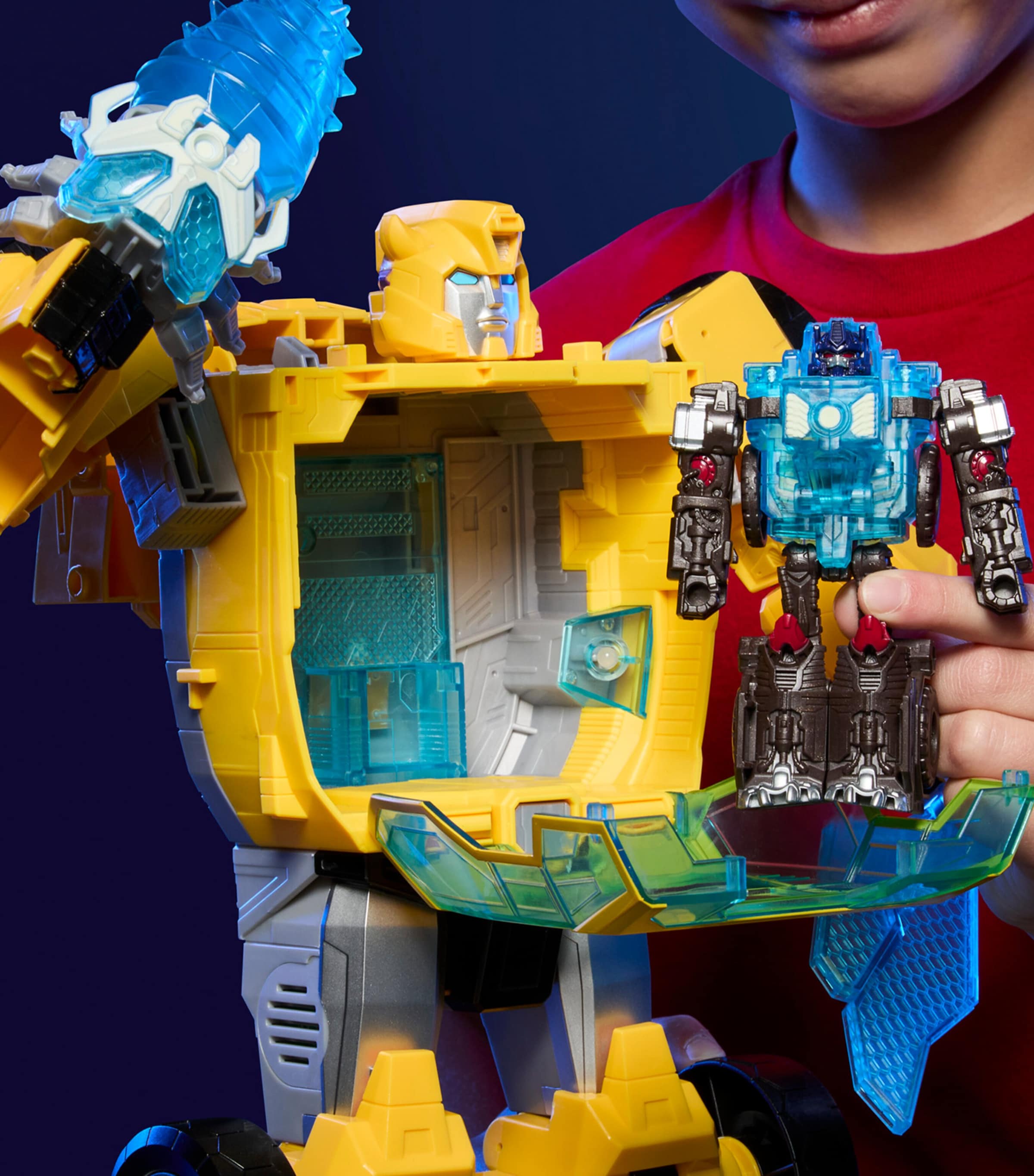 Transformers CYBERWORLD Energon Surge Bumblebee Power Spark Image 8
