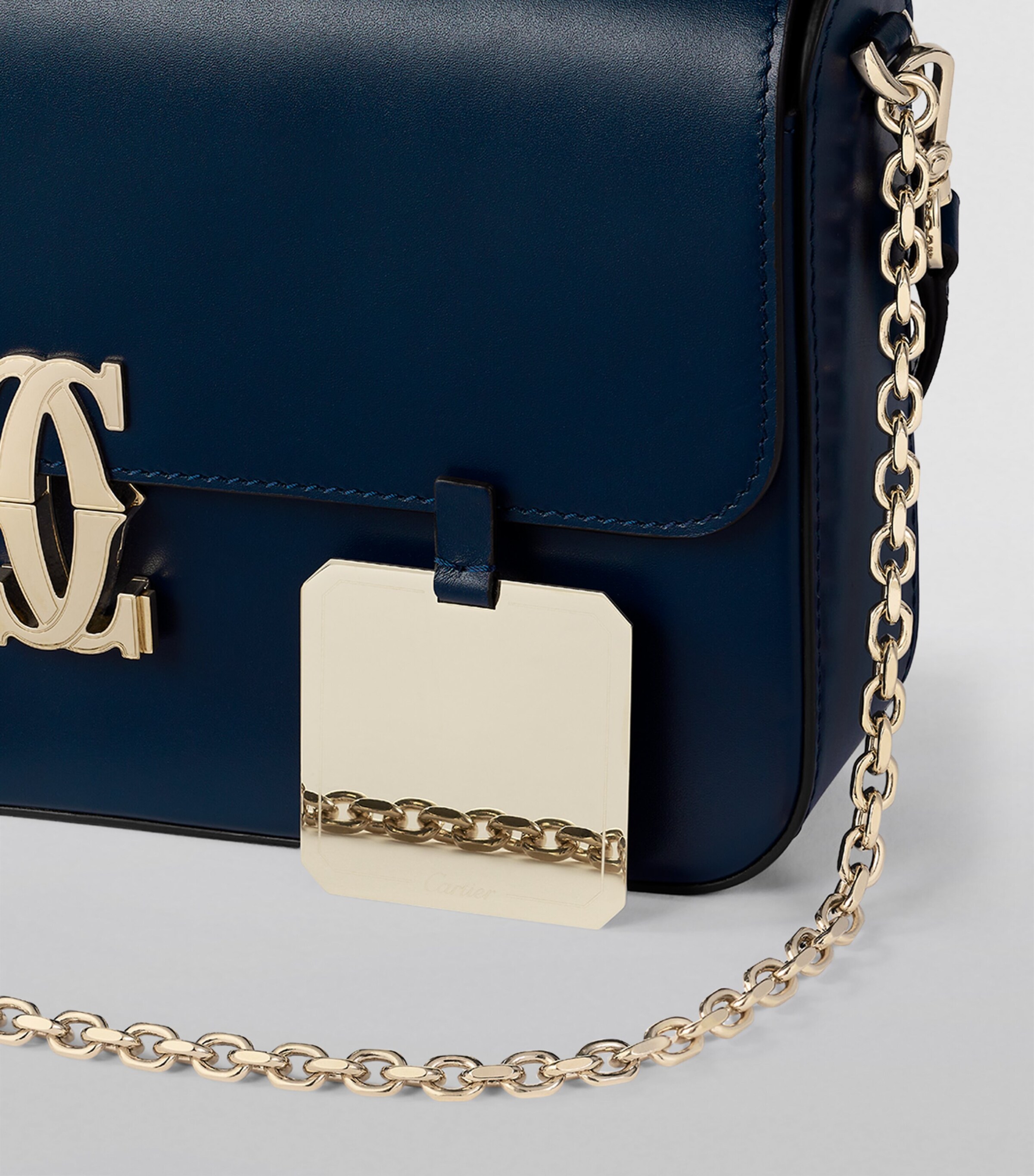 【Cartier】　ショルダーバッグ　濃紺色　ゴールド金具 楽天市場】【超美品】 カルティエ ショルダーバッグ C ドゥ カルティエ