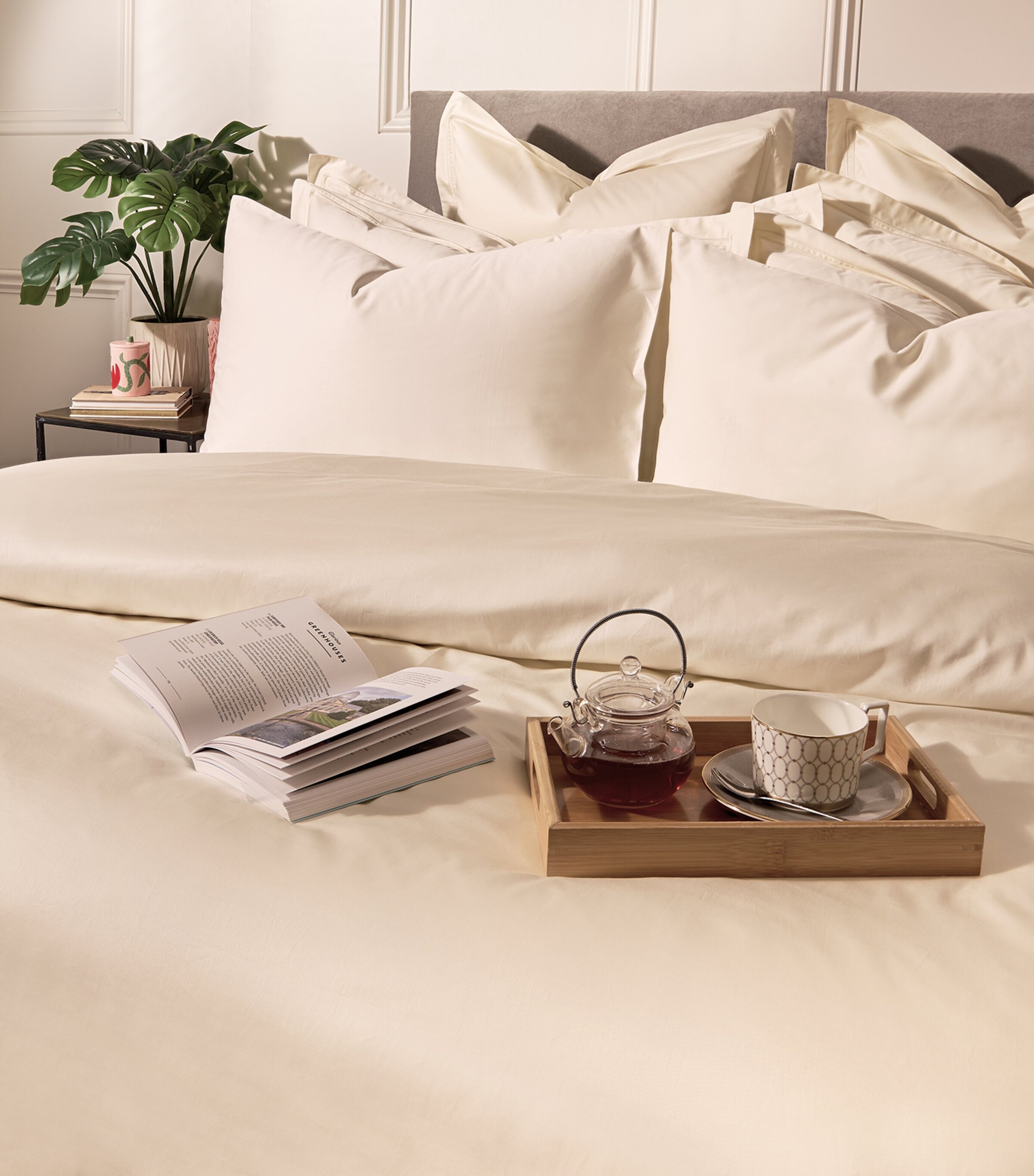 Harrods of London Brompton II Double Fitted Sheet (135cm x 190cm) Ivory Image 4