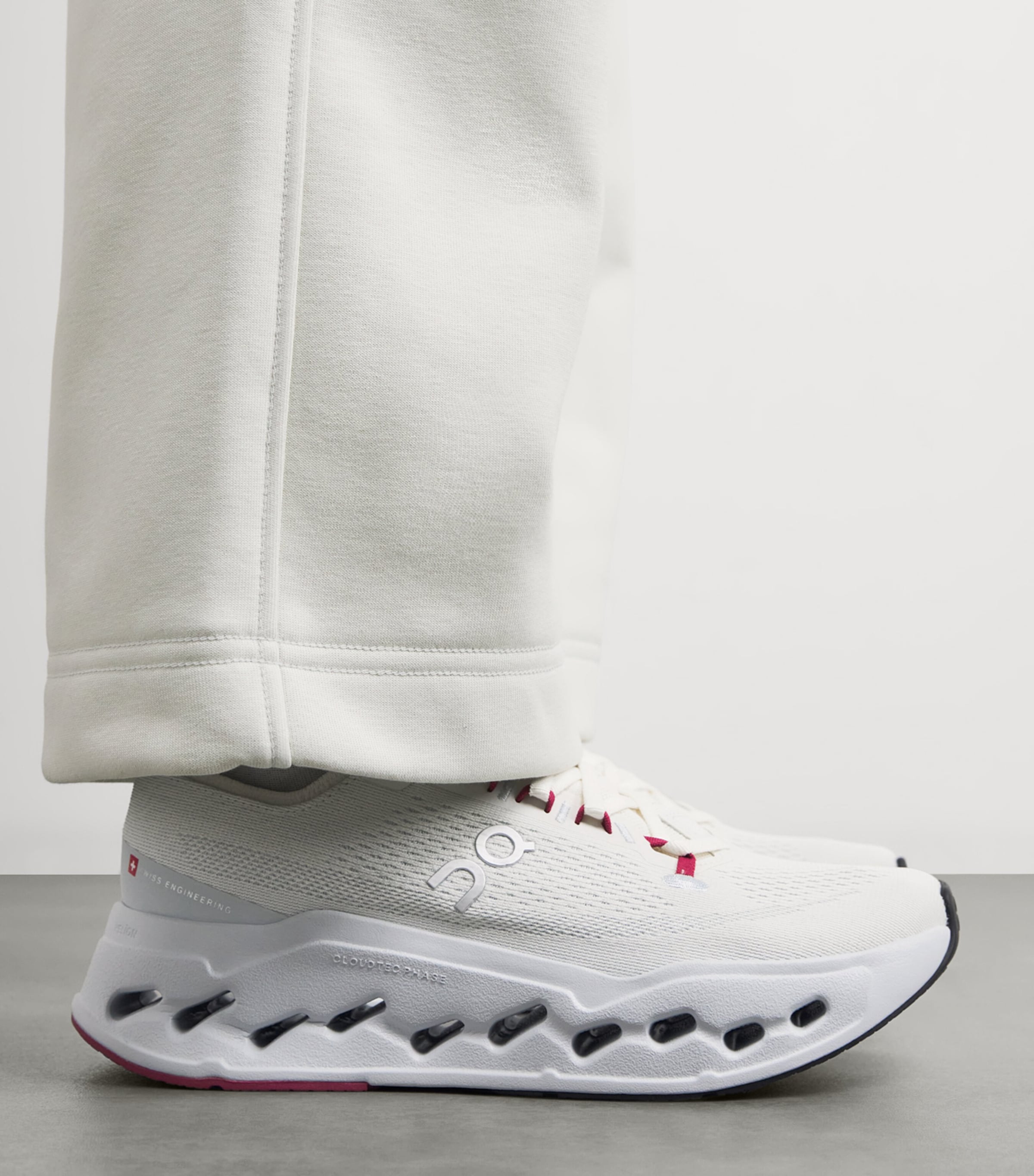 Cloudsurfer Max Trainers IVORY/ARCTIC Image 6