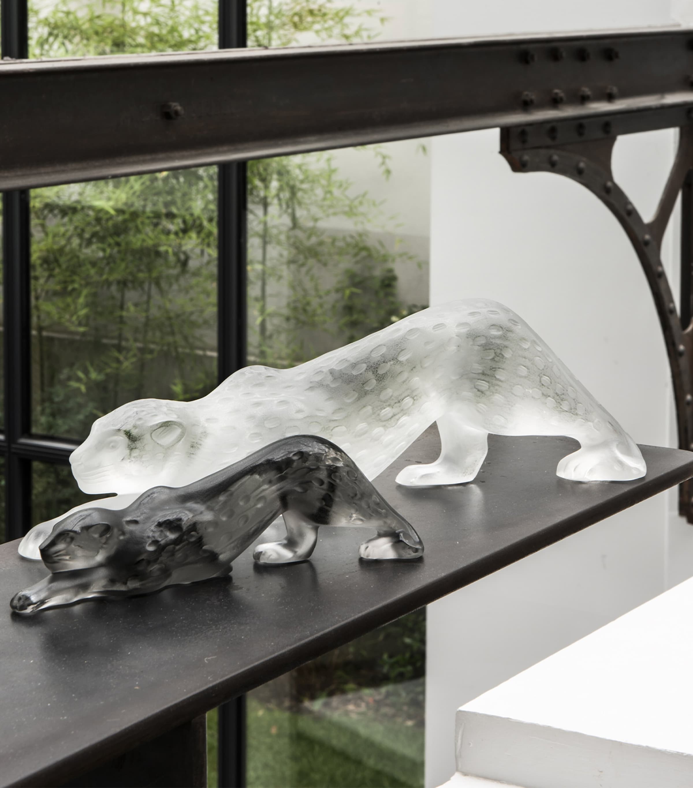 Zeila Panther Sculpture GRIS Image 2