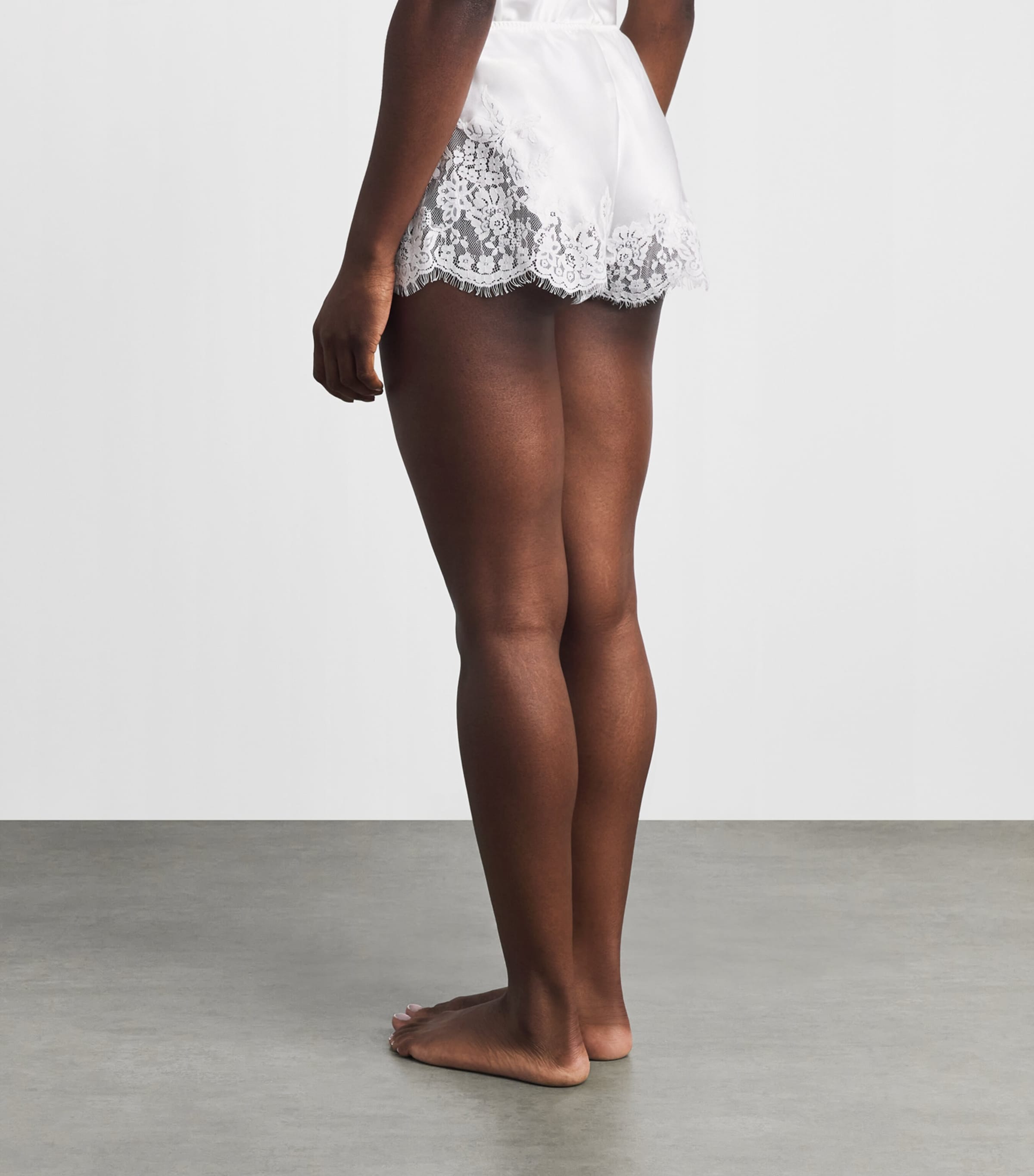 Marjolaine Womens Silk Floral Tess Shorts Naturel Image 5