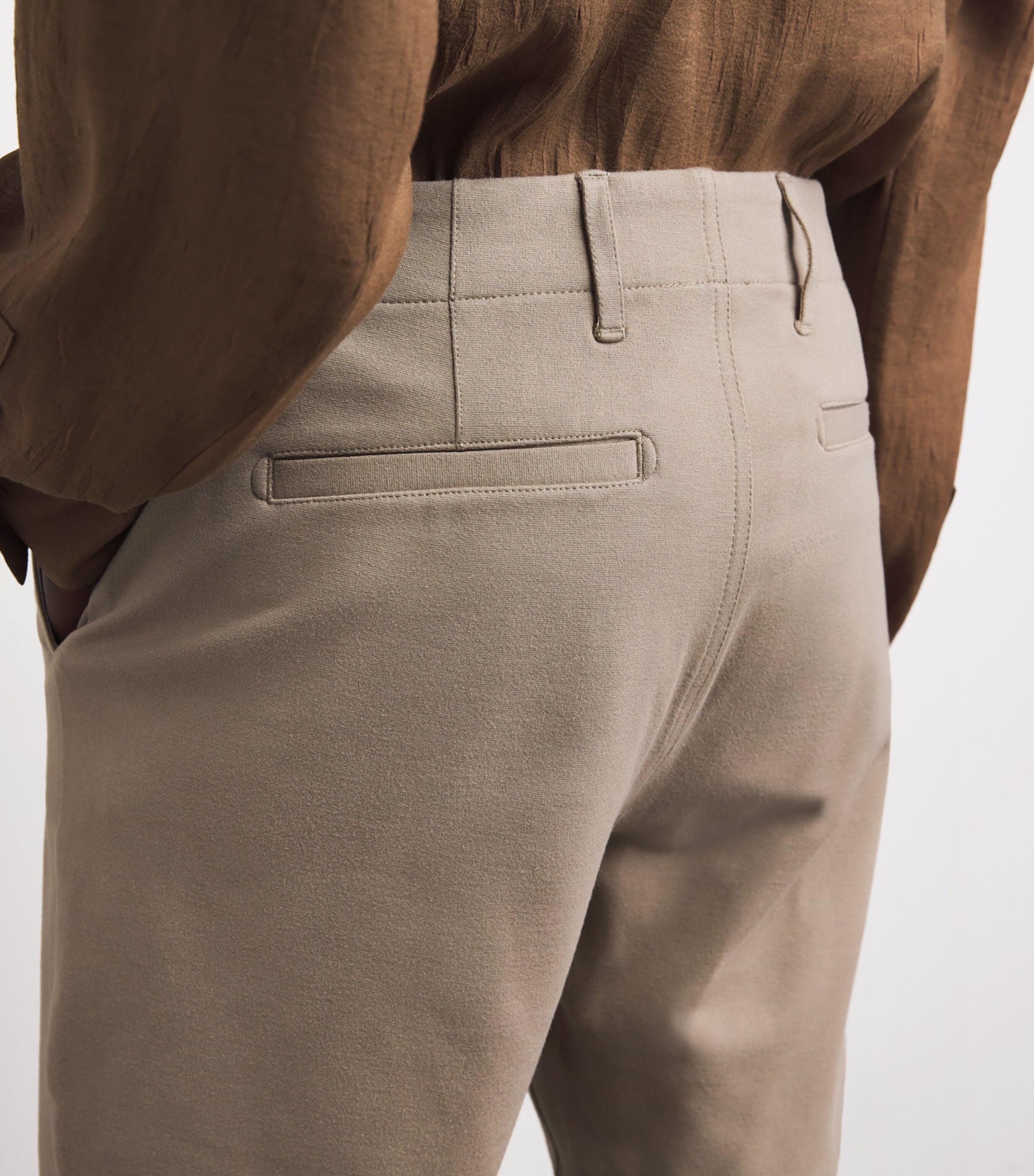 PAIGE Mens Rickson Shorts Warm Birch Image 3