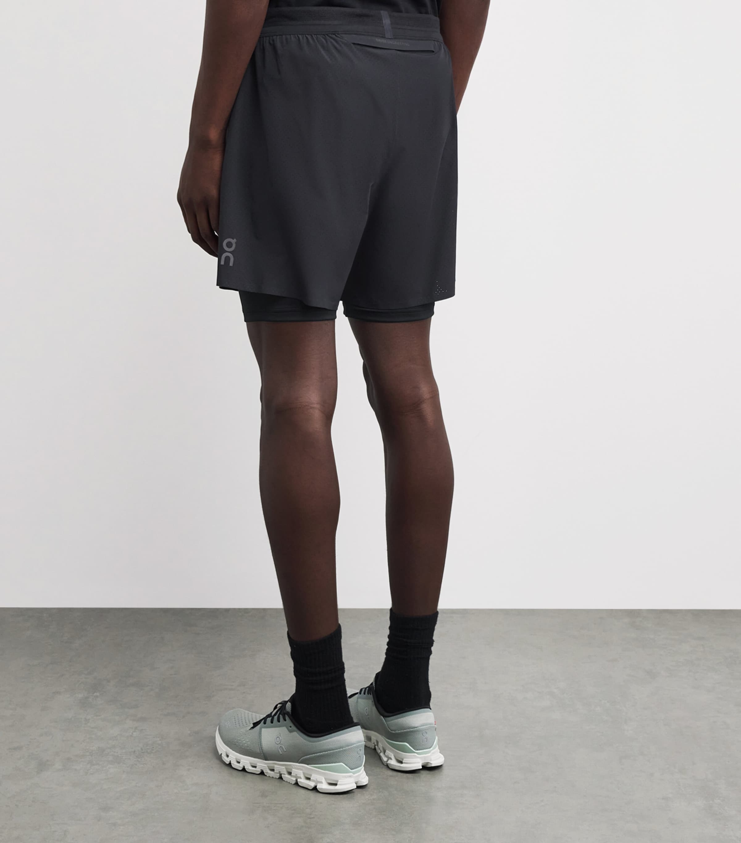 On Mens 5” Performance 2/1 Shorts Black Image 5