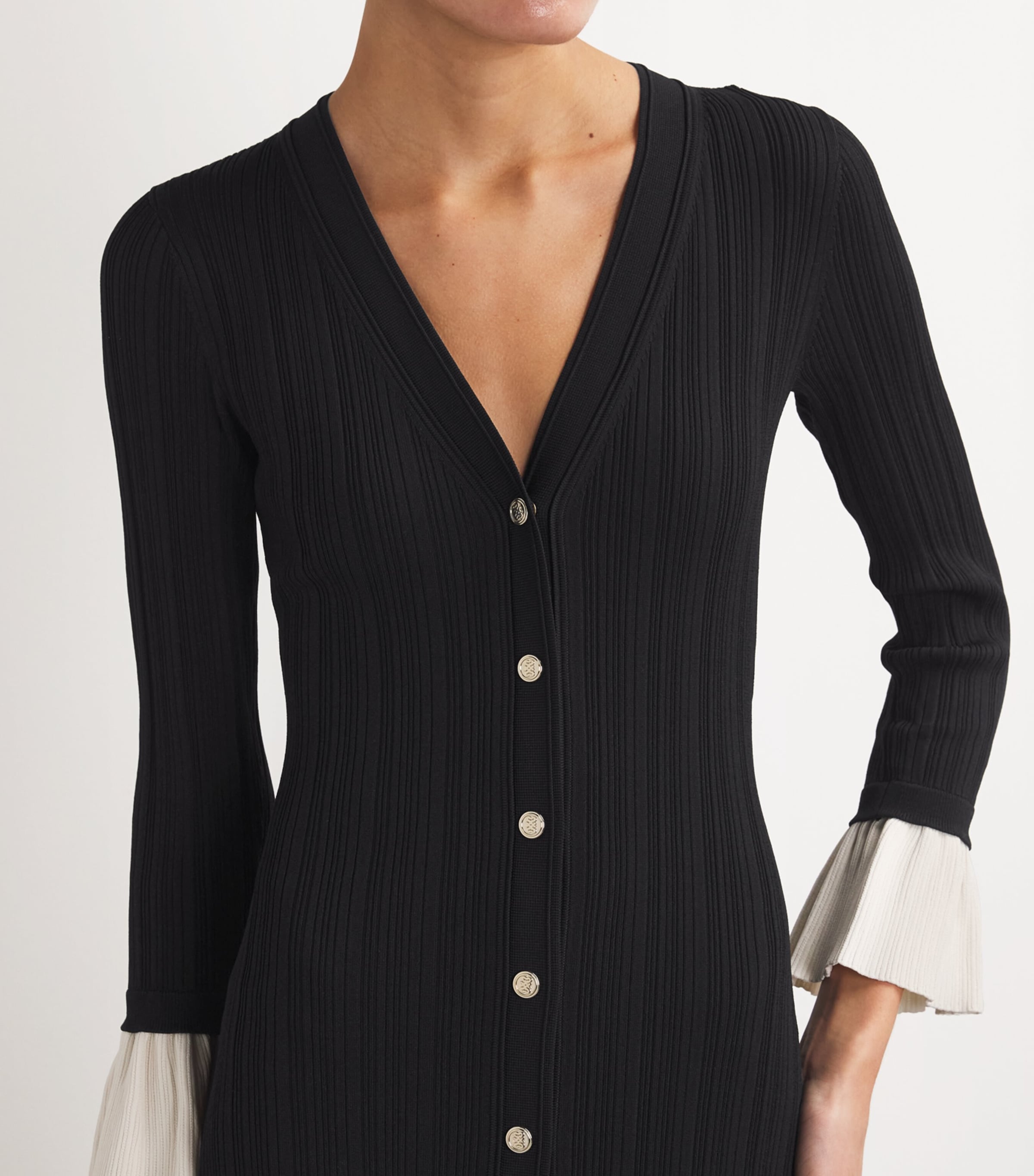 【sandro paris】Vネック ニット Sandro Paris Striped Sleeve V-Neck Sweater in Grey Wool ref