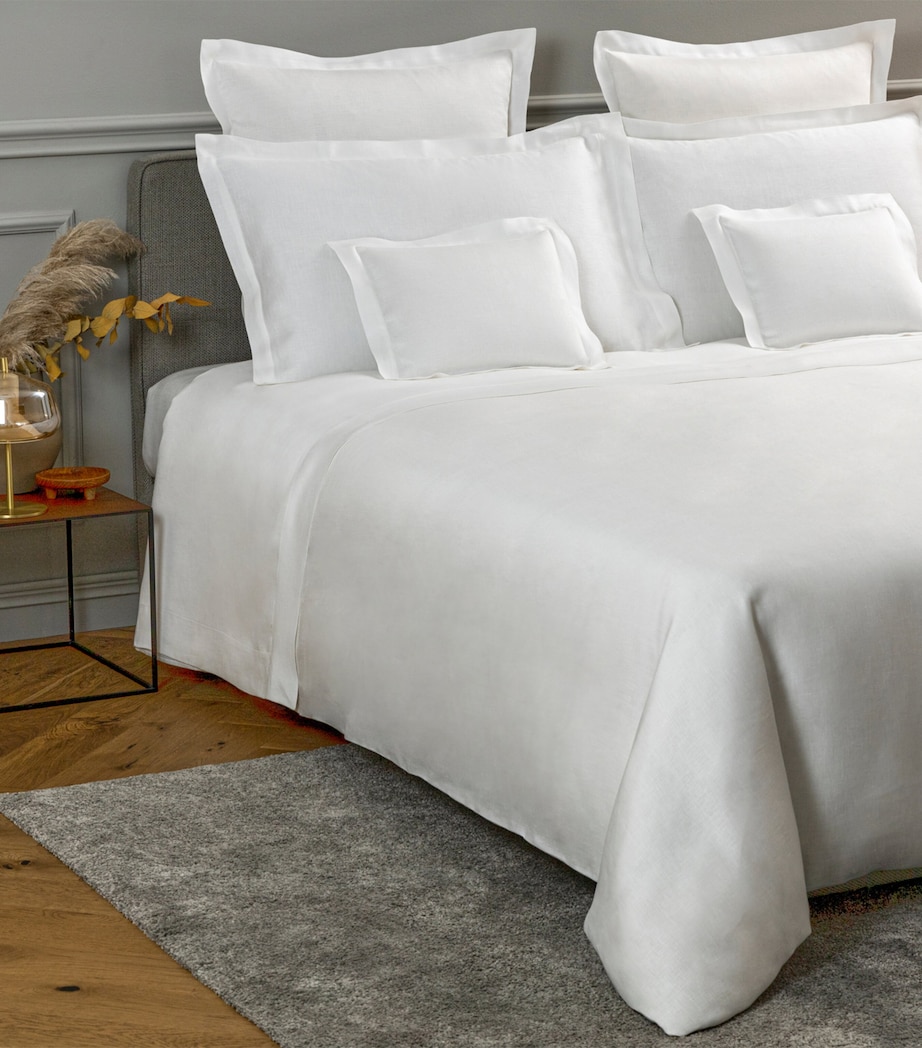 Divine Super King Duvet Cover Set (260cm x 220cm) B101  WHITE Image 3