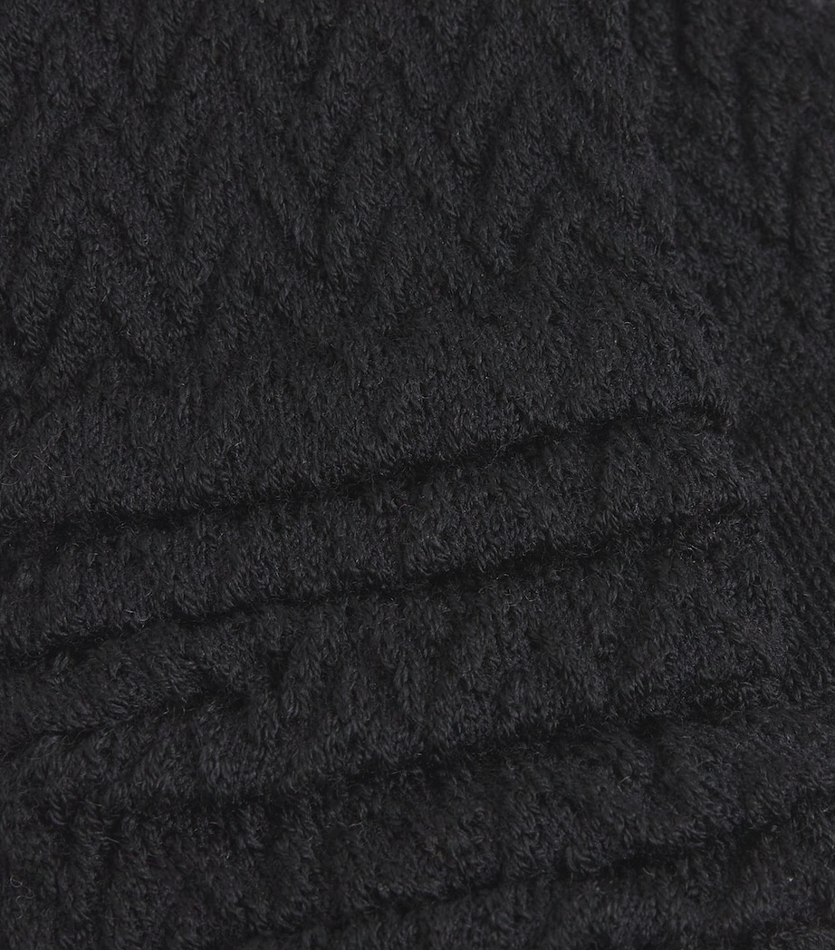 Fable Estate Leg Warmers 3000 BLACK Image 2