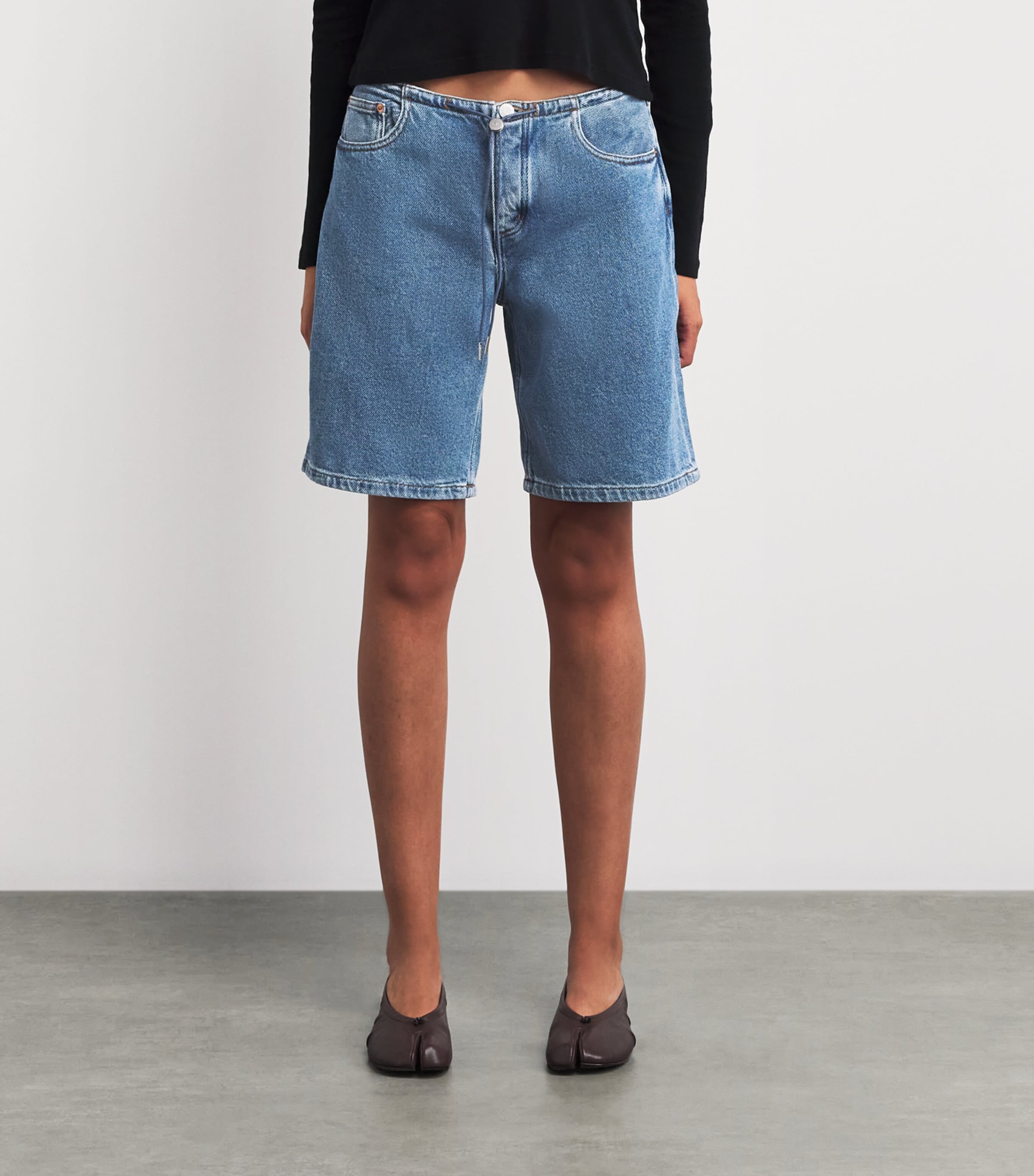 STILL HERE Womens Cool Denim Shorts Classic Blue Image 4