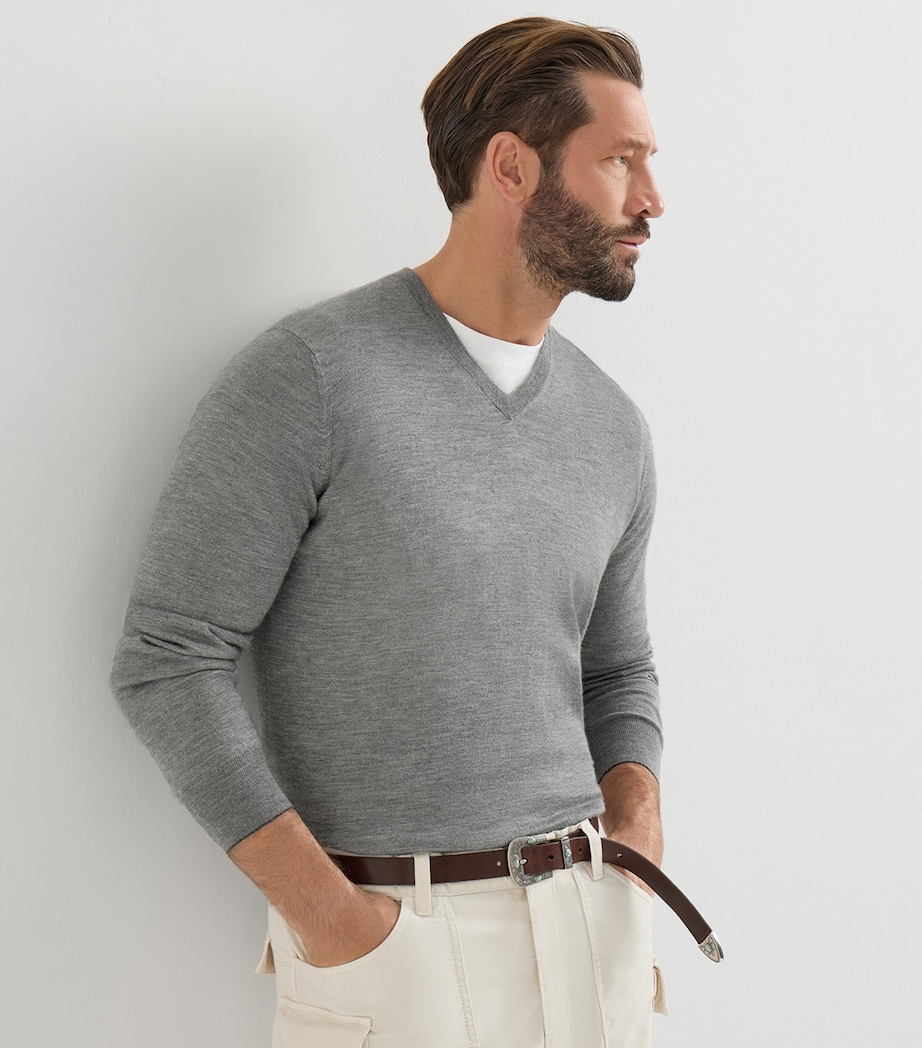 Brunello Cucinelli Mens Cashmere-Silk V-Neck Sweater Image 4