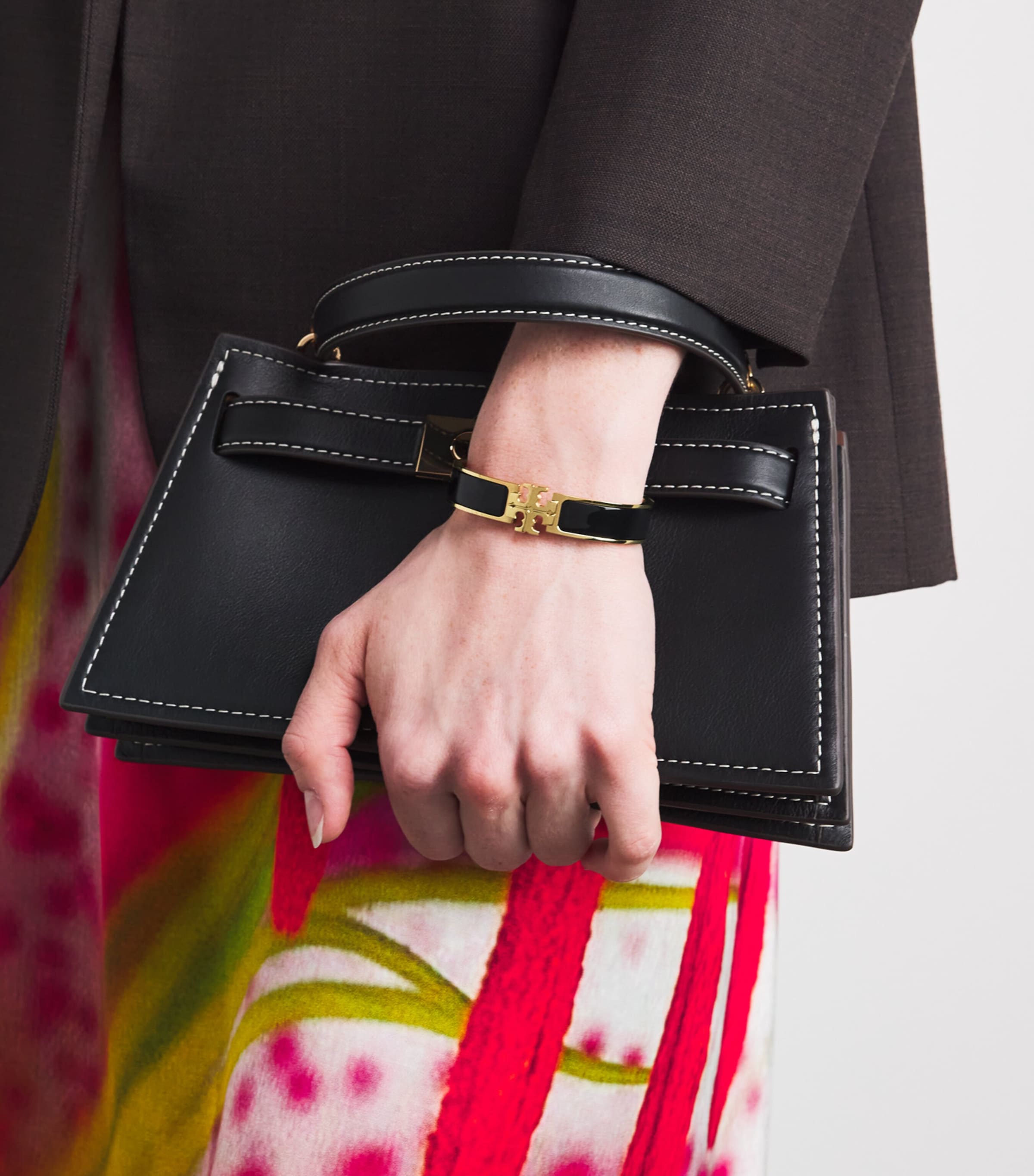 Enamelled Kira Hinge Bangle 720 Image 2