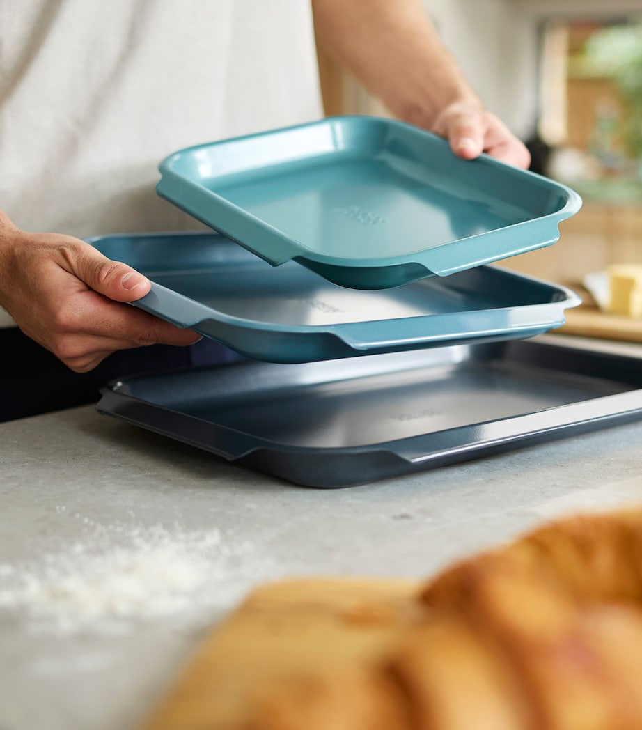 Set of 3 Non-Stick Nest Baking Trays BLUE Image 2