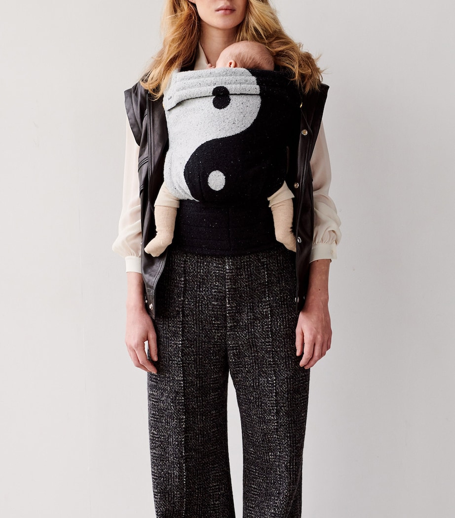 Zeitgeist Yin Yang Baby Carrier BLACK AND WHITE Image 2