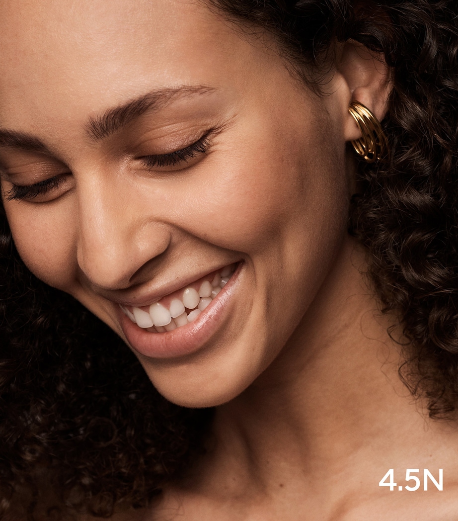 Terracotta Le Teint Glow Foundation 4.5N Image 5