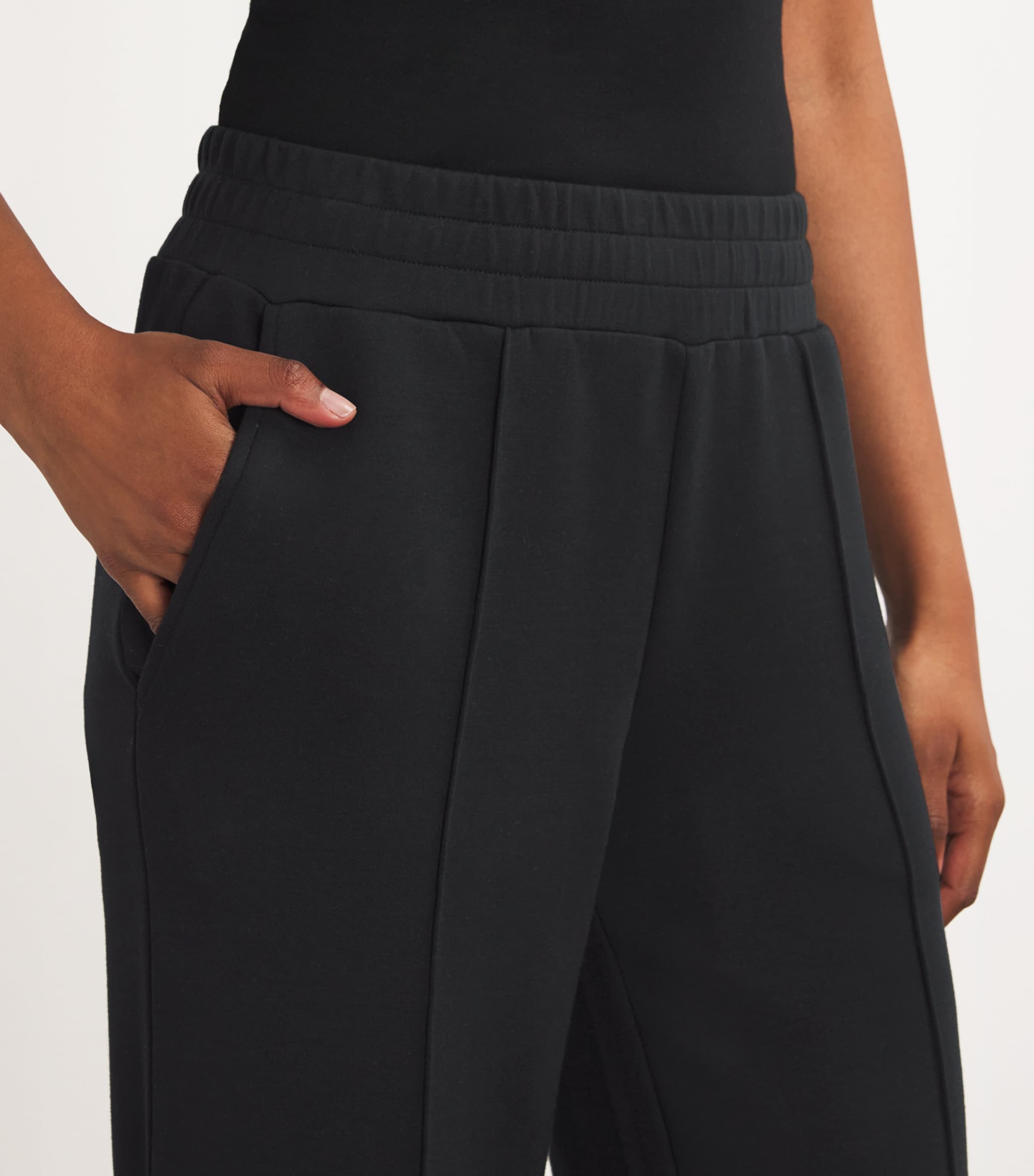 FreeSoft Wide-Leg Sweatpants BLACK Image 6