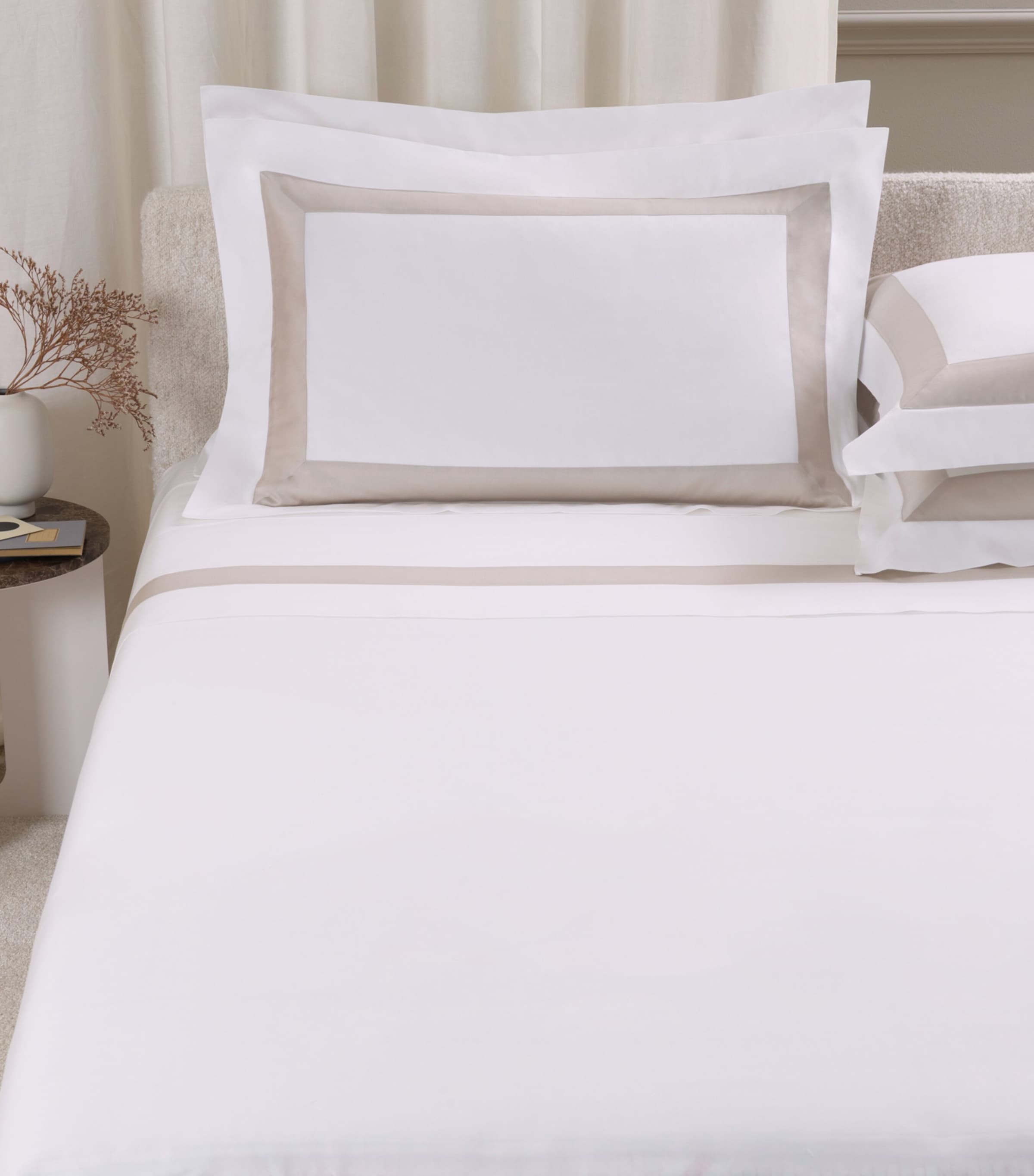 Frette Cotton Breeze Border King Flat Sheet Set (270cm x 320cm) Milk/greige Image 1