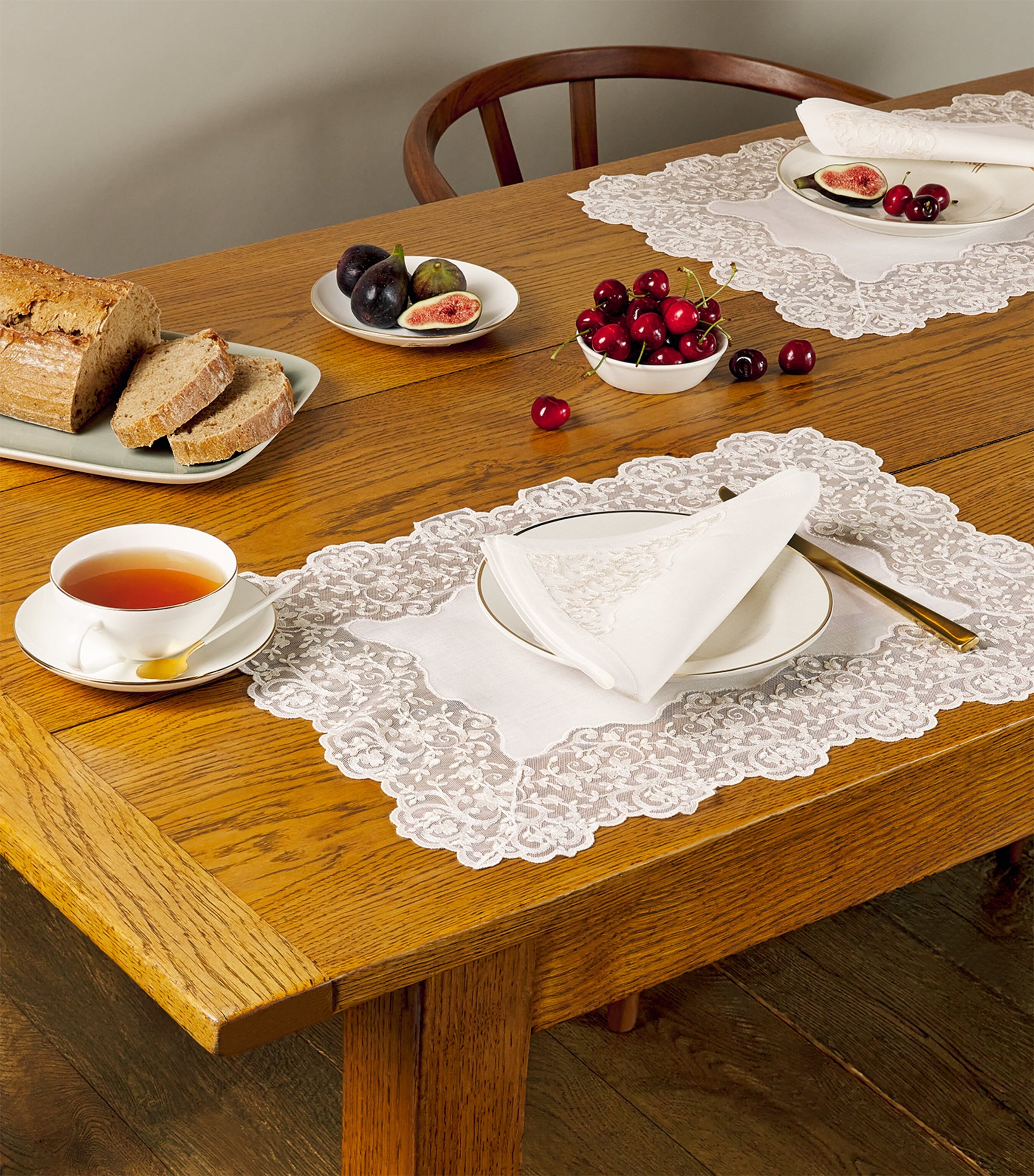 Linen Lace-Trim Elite Placemat (35cm x 50cm) IVORY/IVORY Image 2