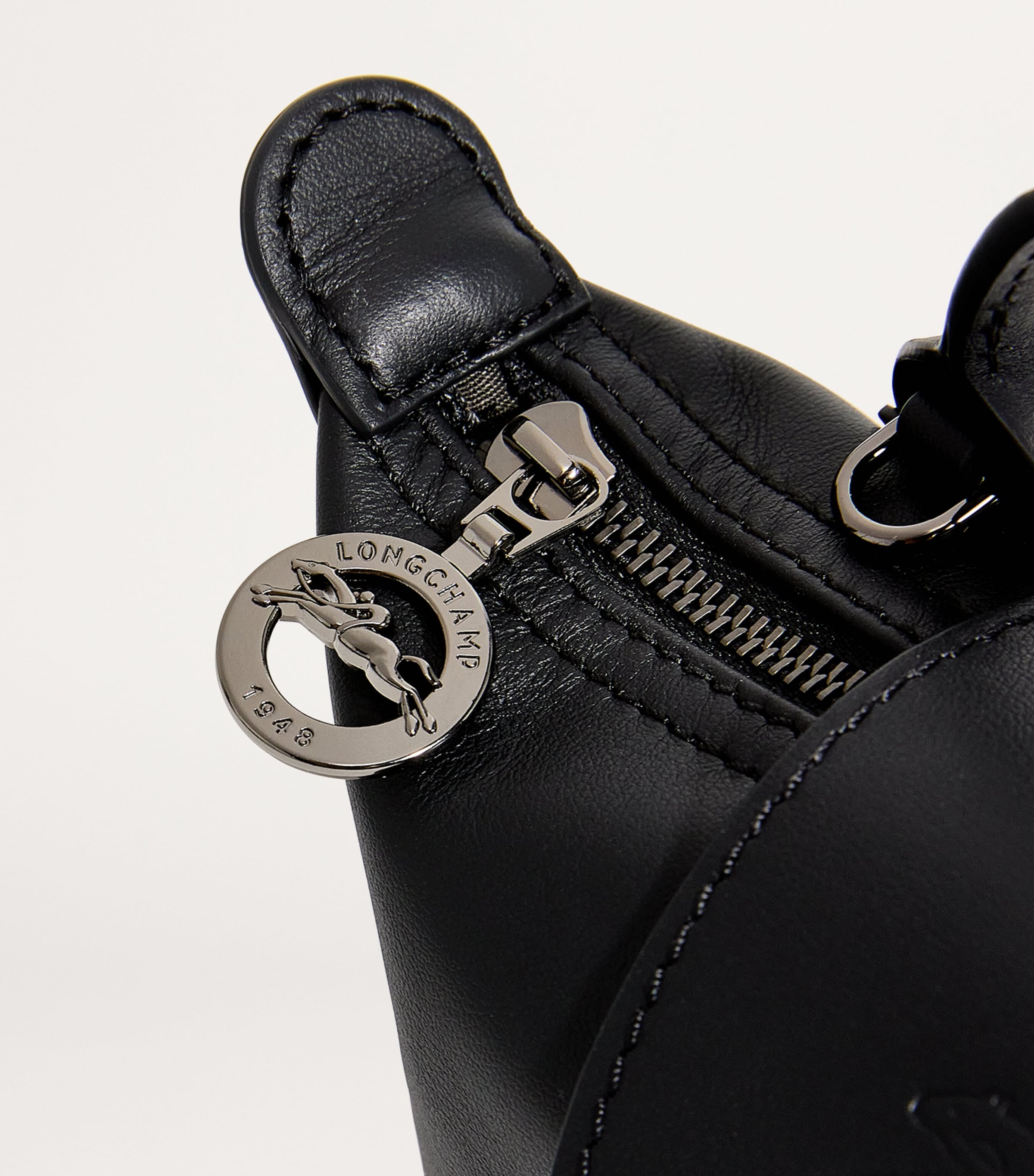 Extra-Small Leather Le Pliage Xtra Pouch 001 BLACK Image 6