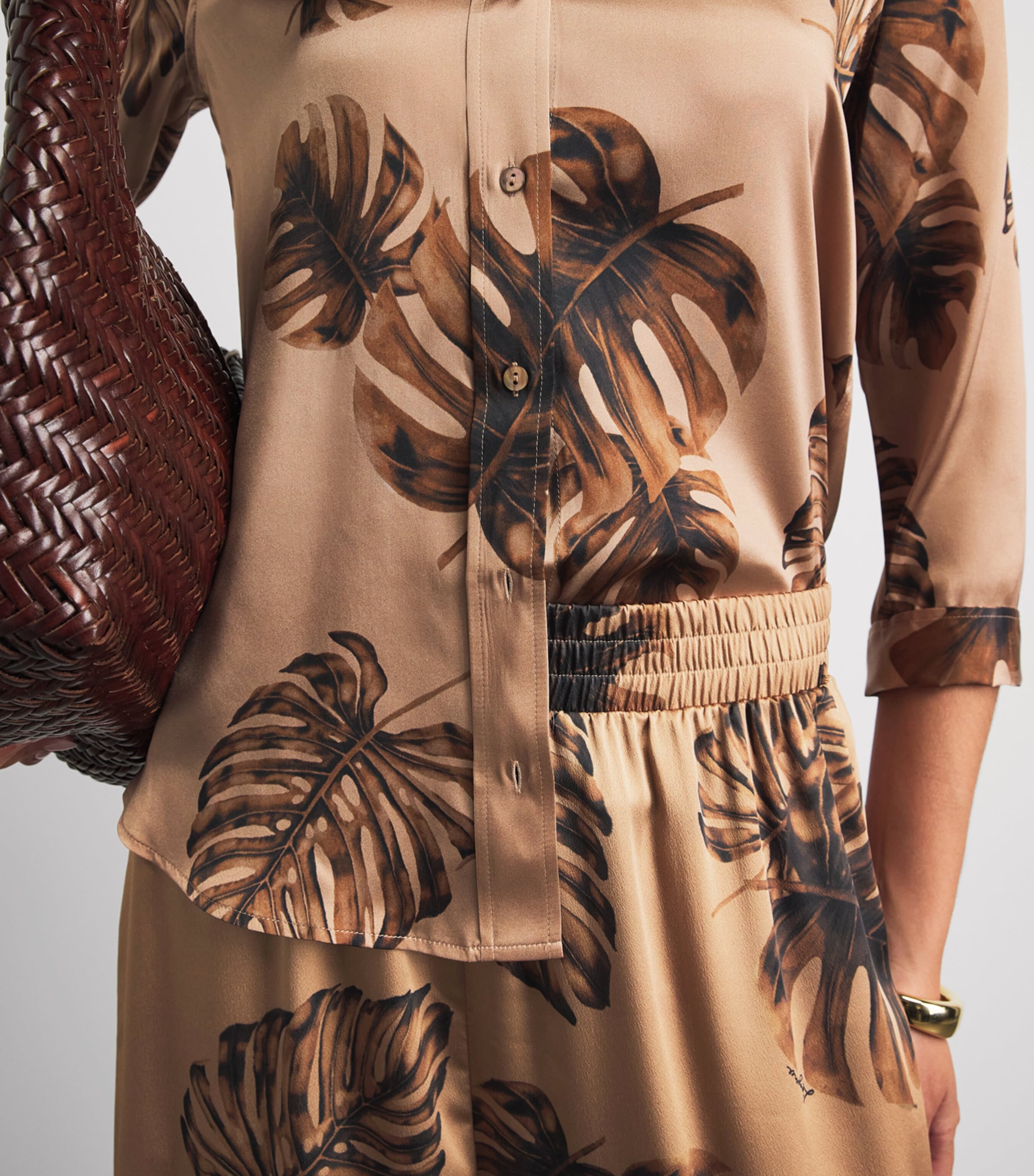 L'Agence Womens Satin Palm Leaf Dani Blouse Plms Hznt Mlt Lg Plm Image 3