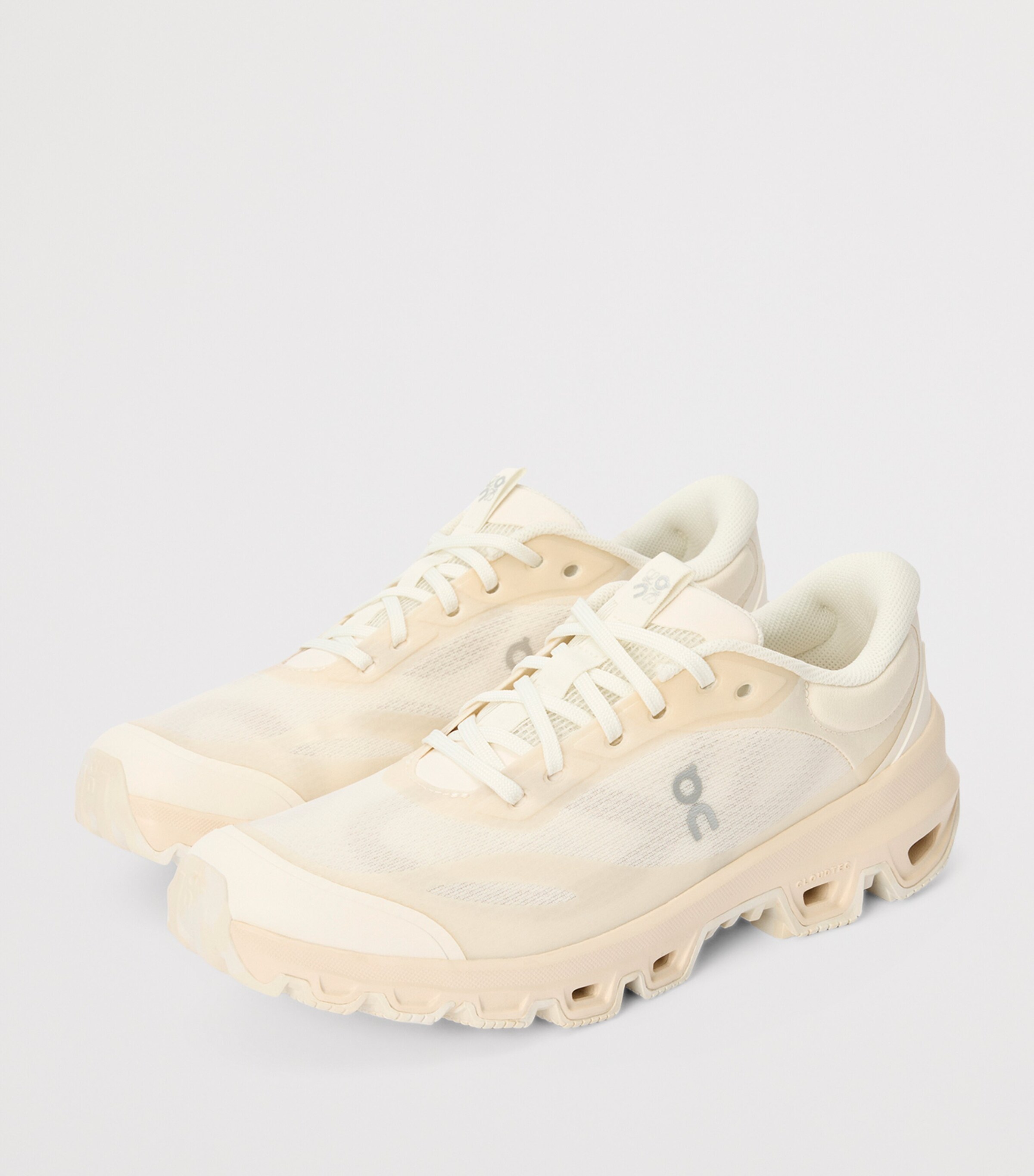 x On Cloudventure 2.0 Trainers EGGSHELL Image 2