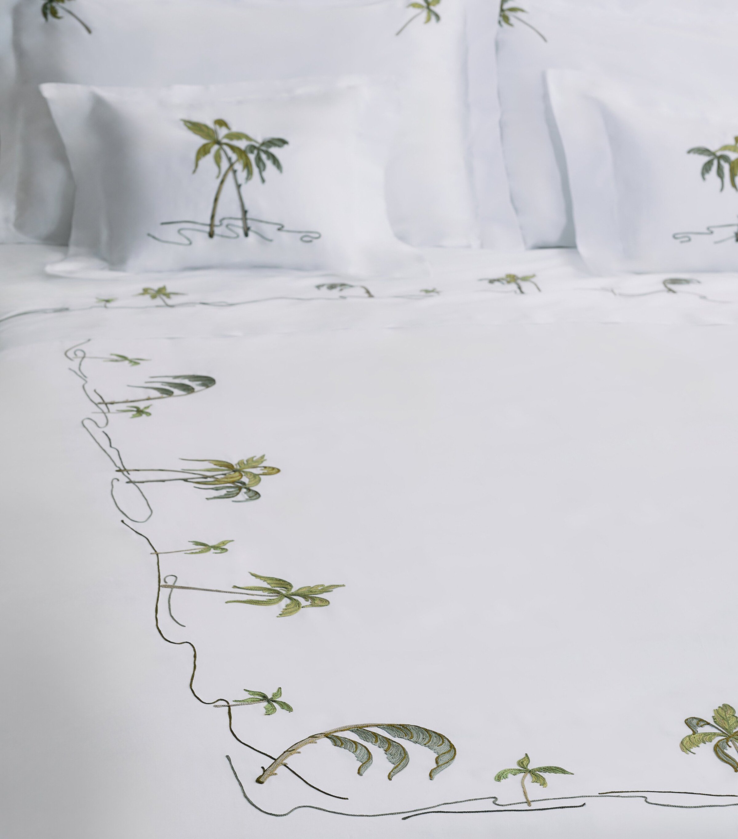 Loretta Caponi Garden of Eden Super King Duvet Cover (260cm x 220cm) White Image 3