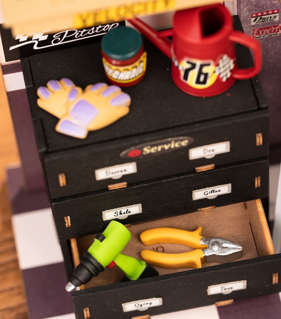 Robotime Garage Workshop Buildable Model Image 4