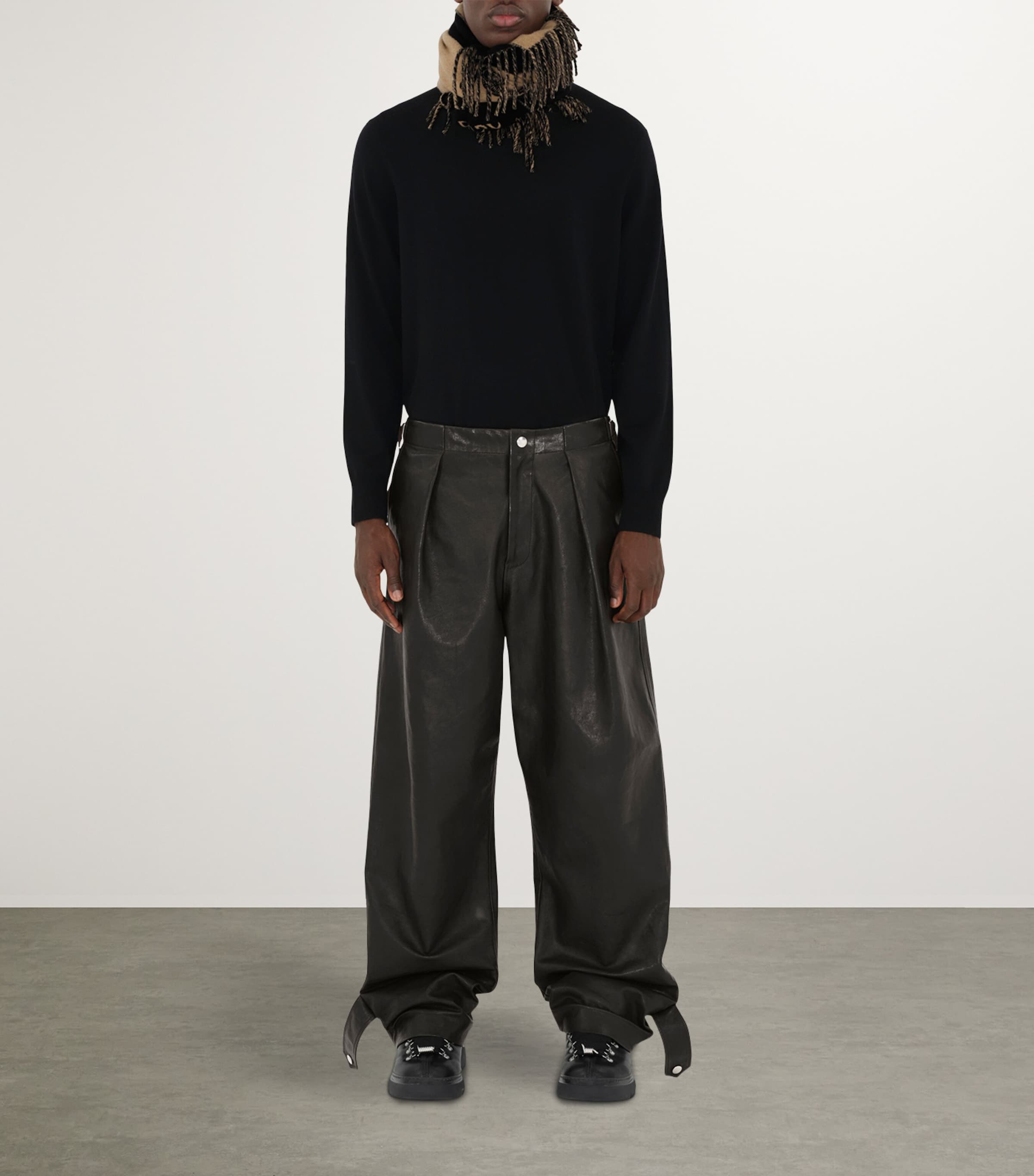 Cashmere Reversible EKD Scarf CAMEL / BLACK Image 5